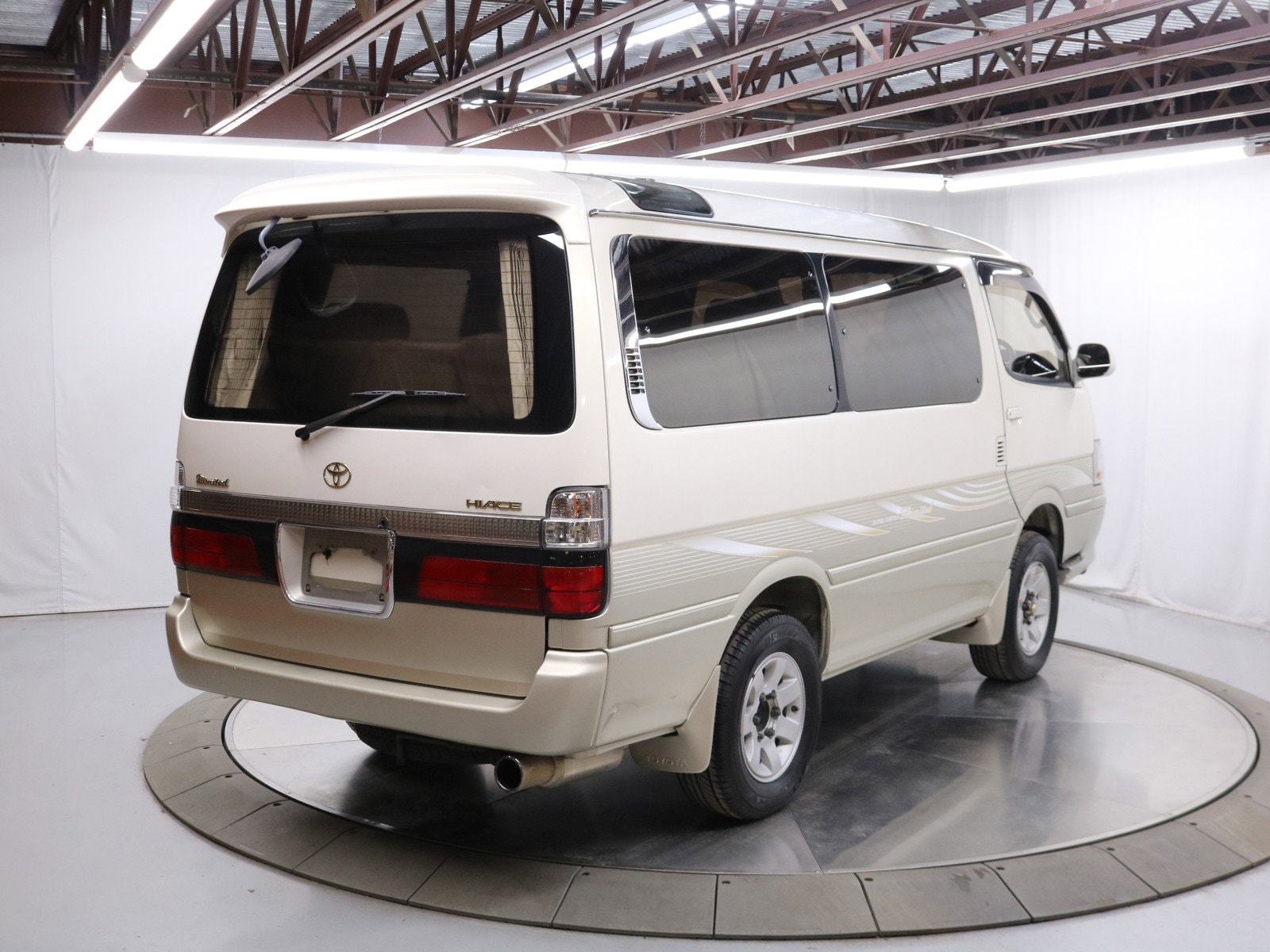 1999 Toyota Hiace 7