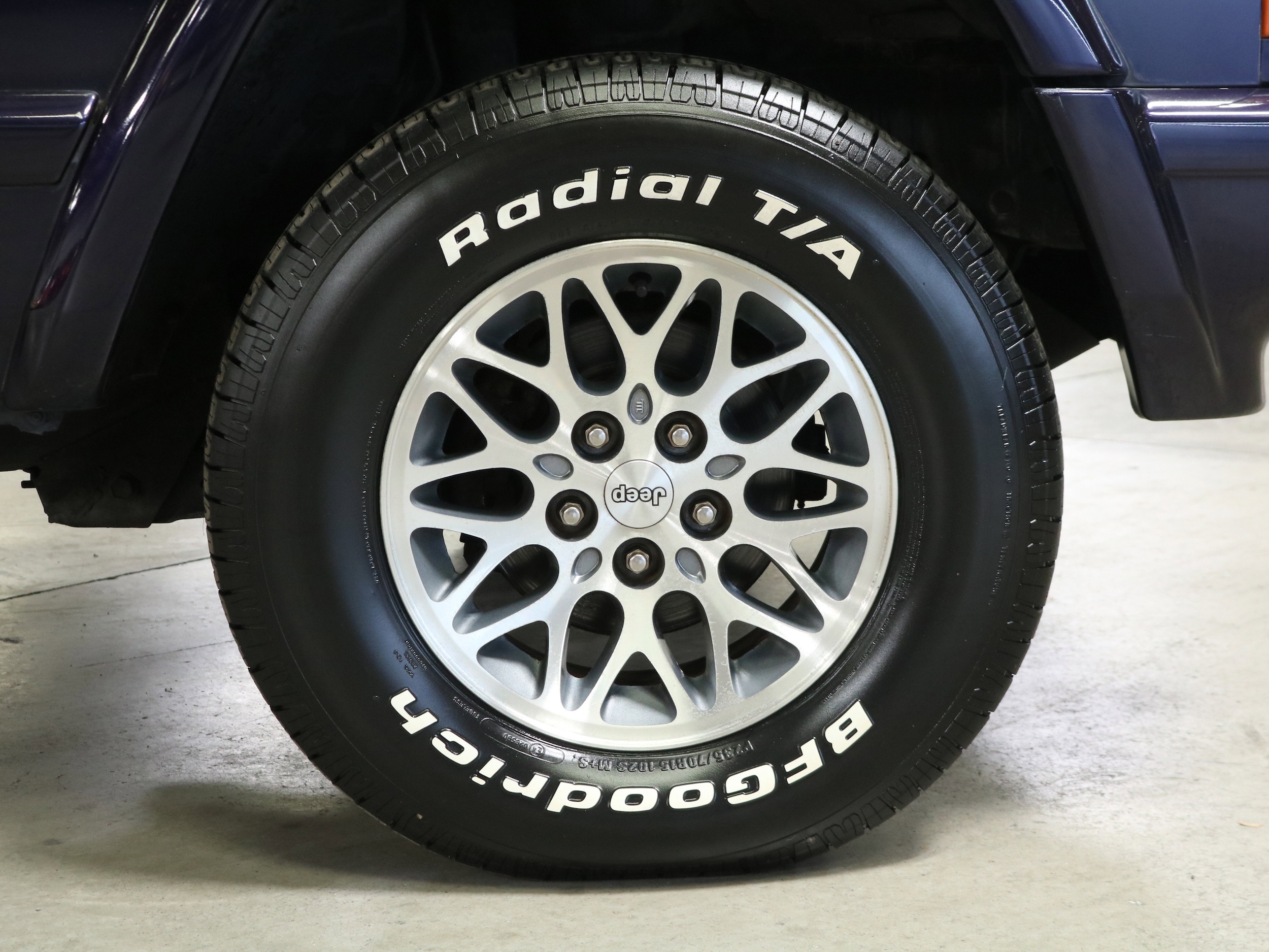 1999 Jeep Cherokee 30