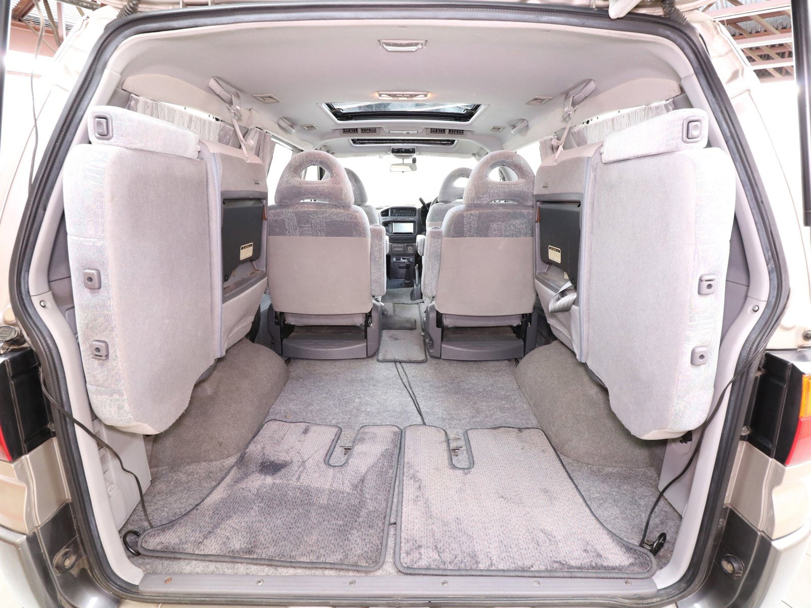 1997 Mitsubishi Delica 26