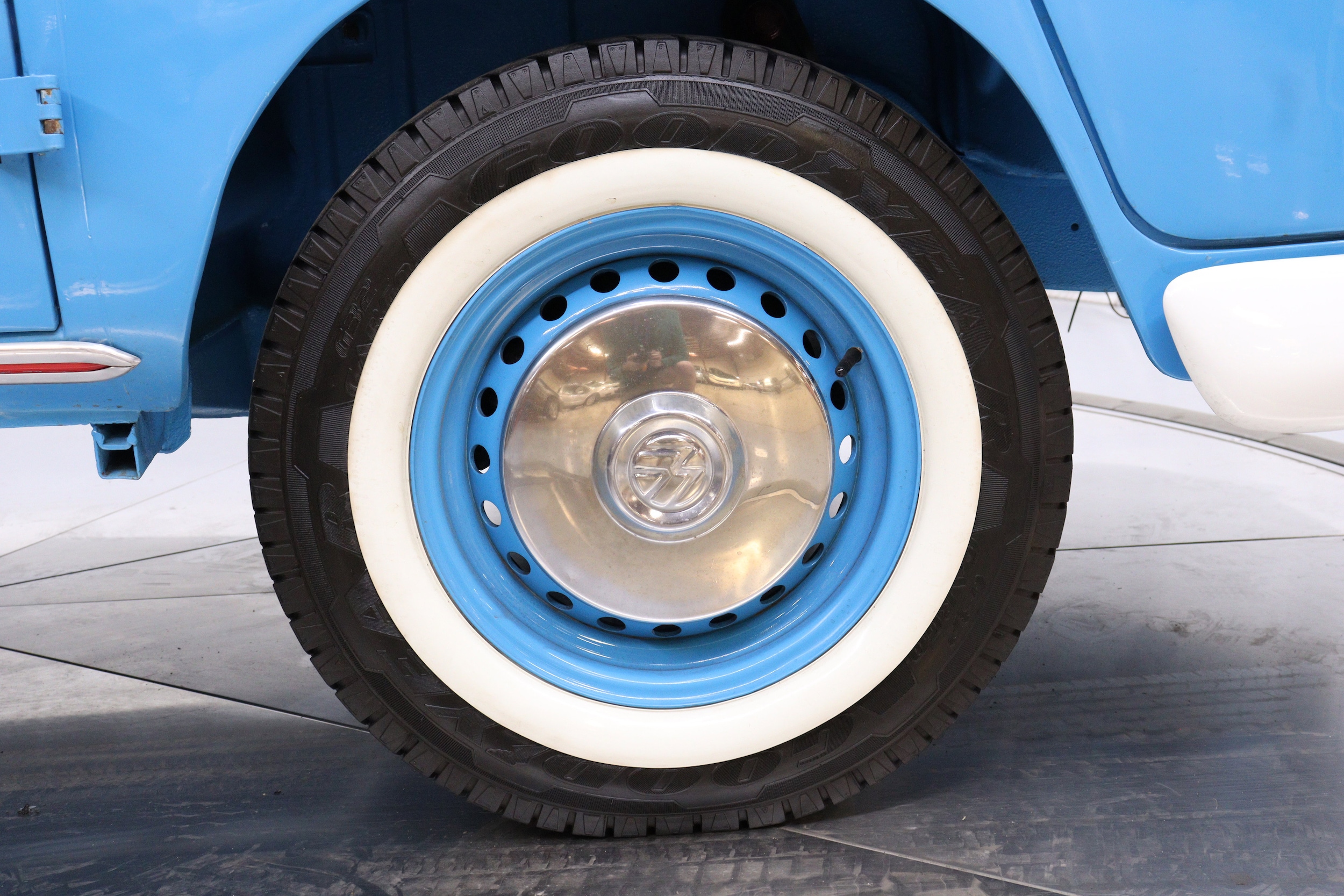 1972 Volkswagen Bus 25