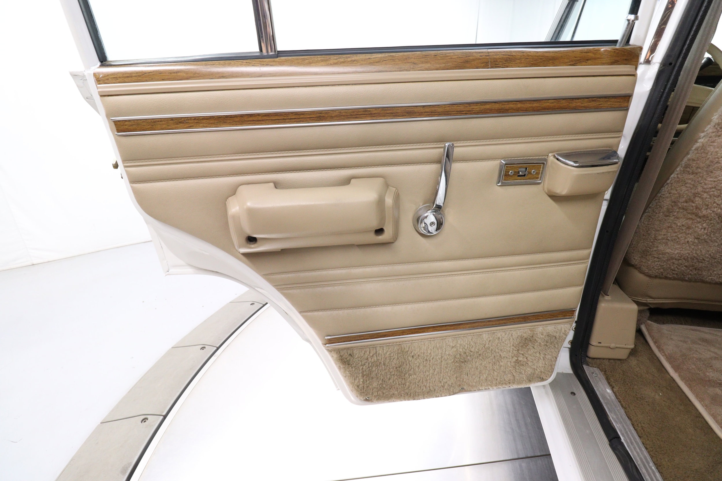 1997 Jeep Grand Wagoneer 21
