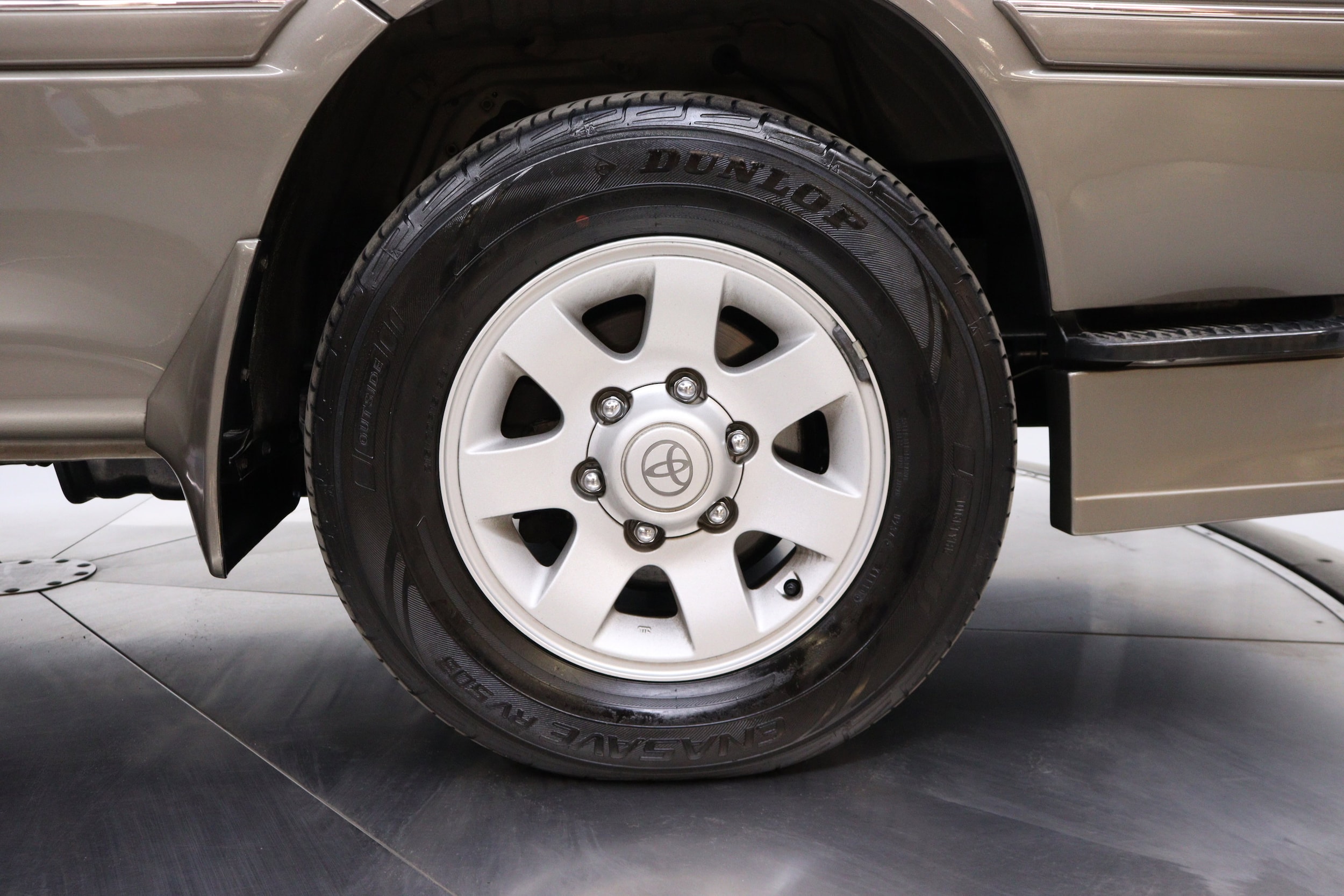 1997 Toyota Hiace 28