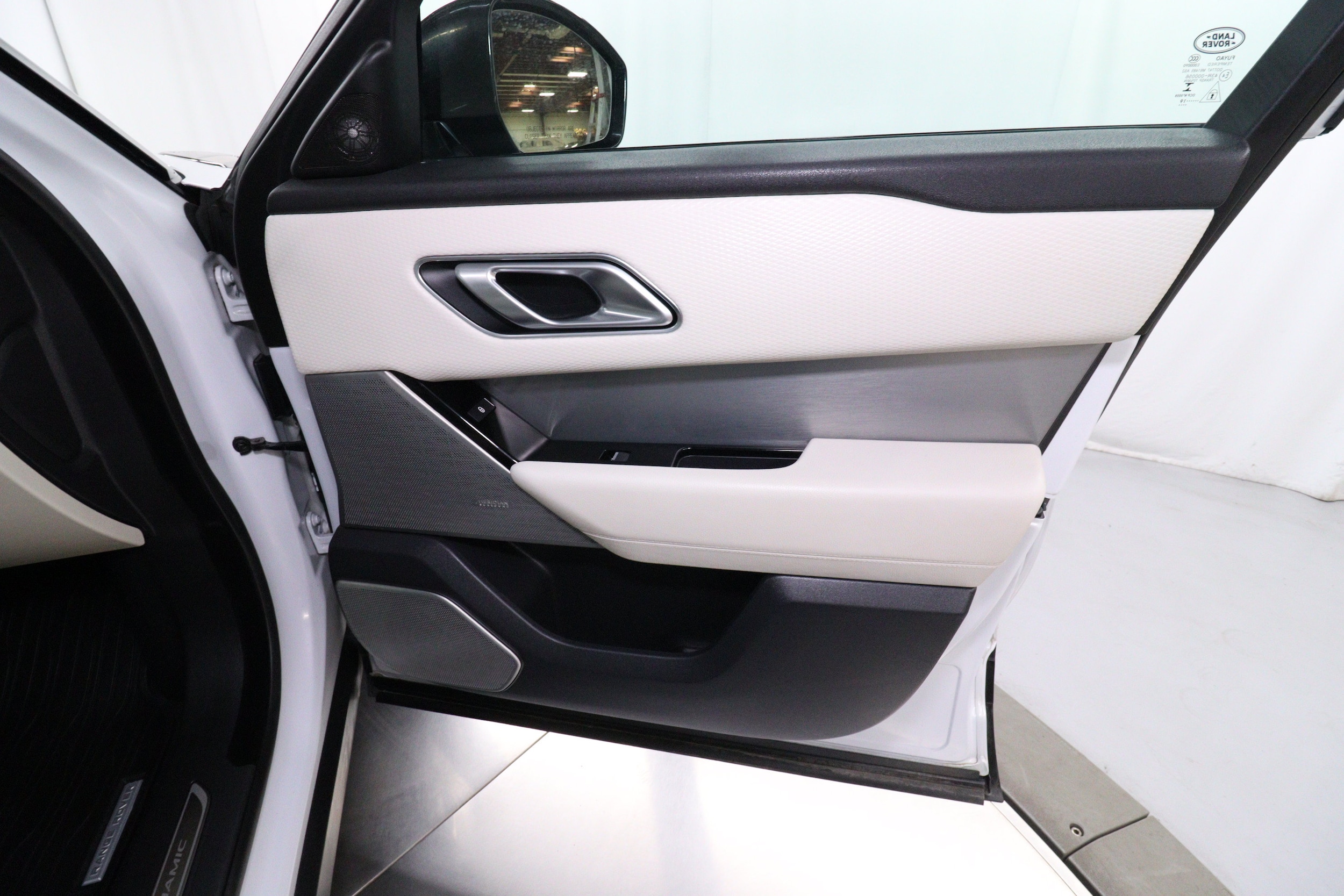 2019 Land Rover Range Rover Velar 25