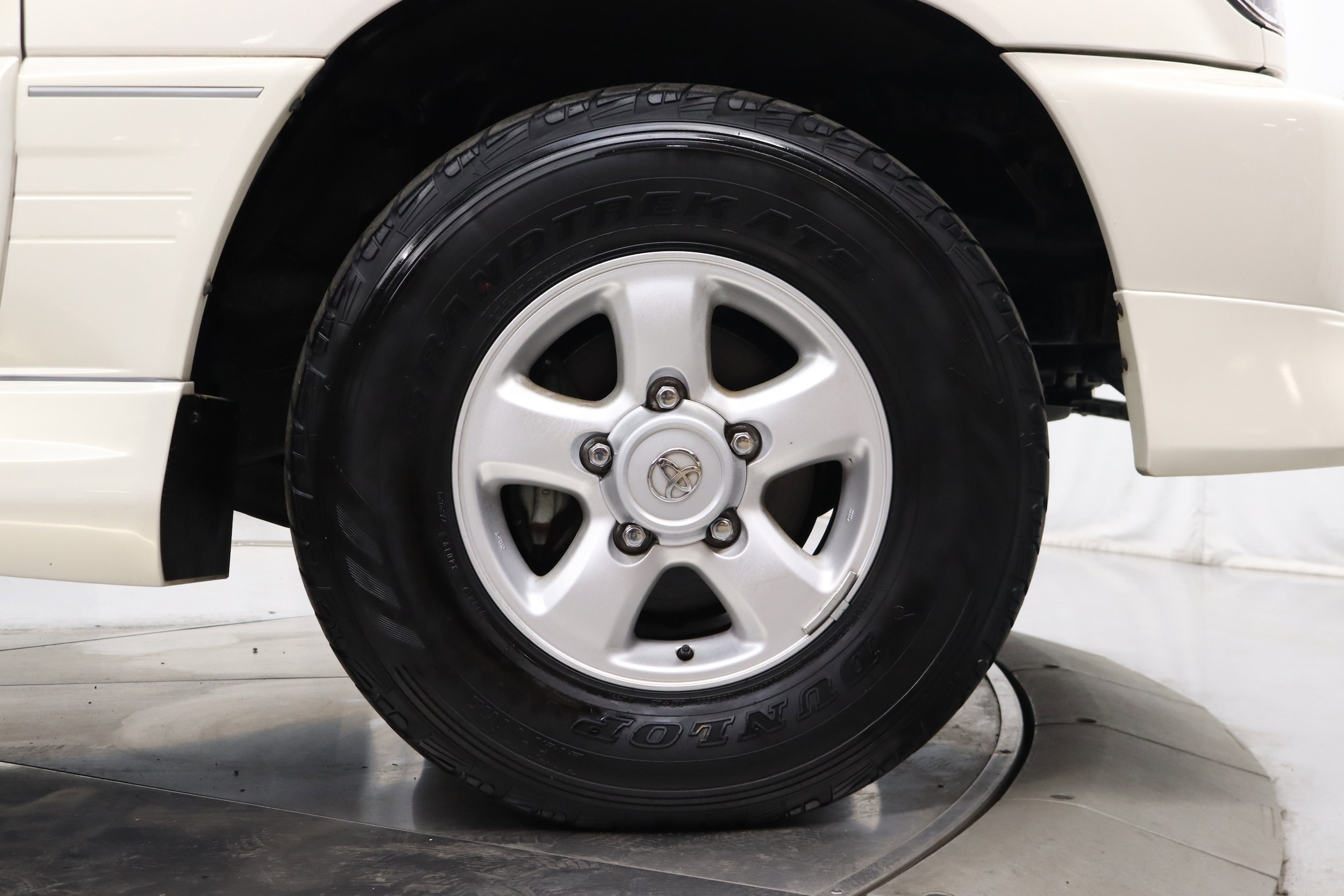 2000 Toyota Land Cruiser 32