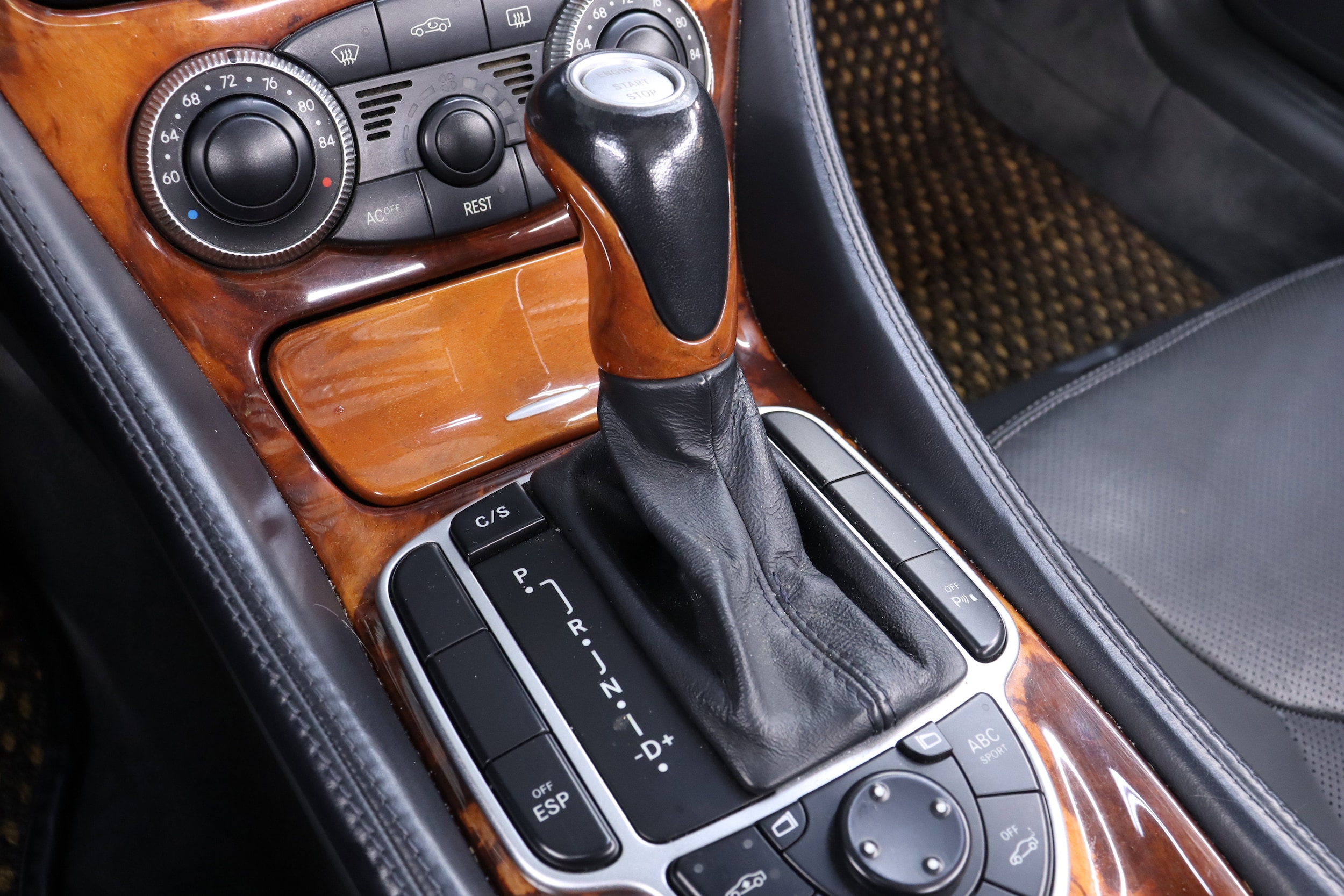 2004 Mercedes-Benz SL-Class 23