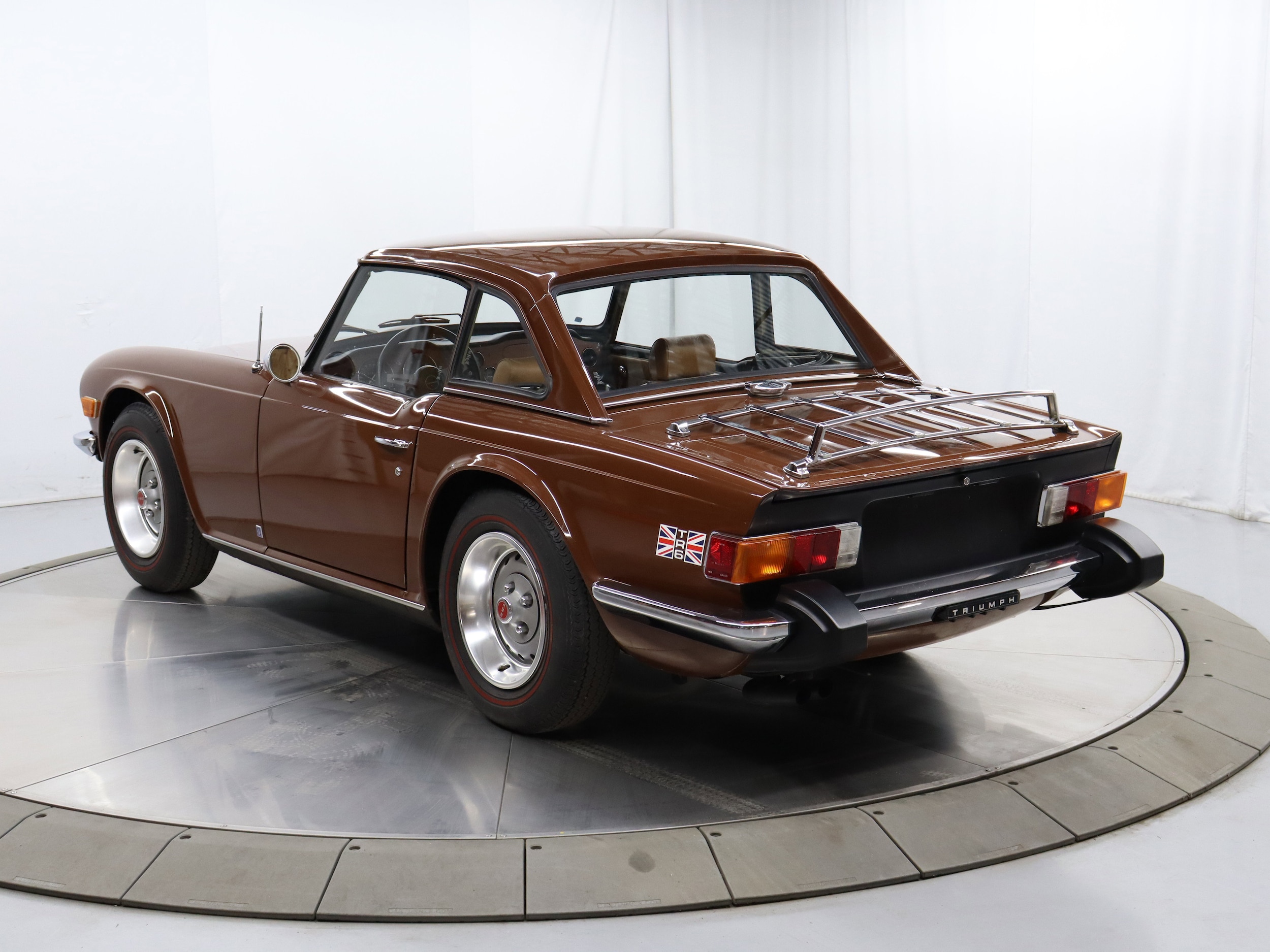 1976 Triumph TR6 8