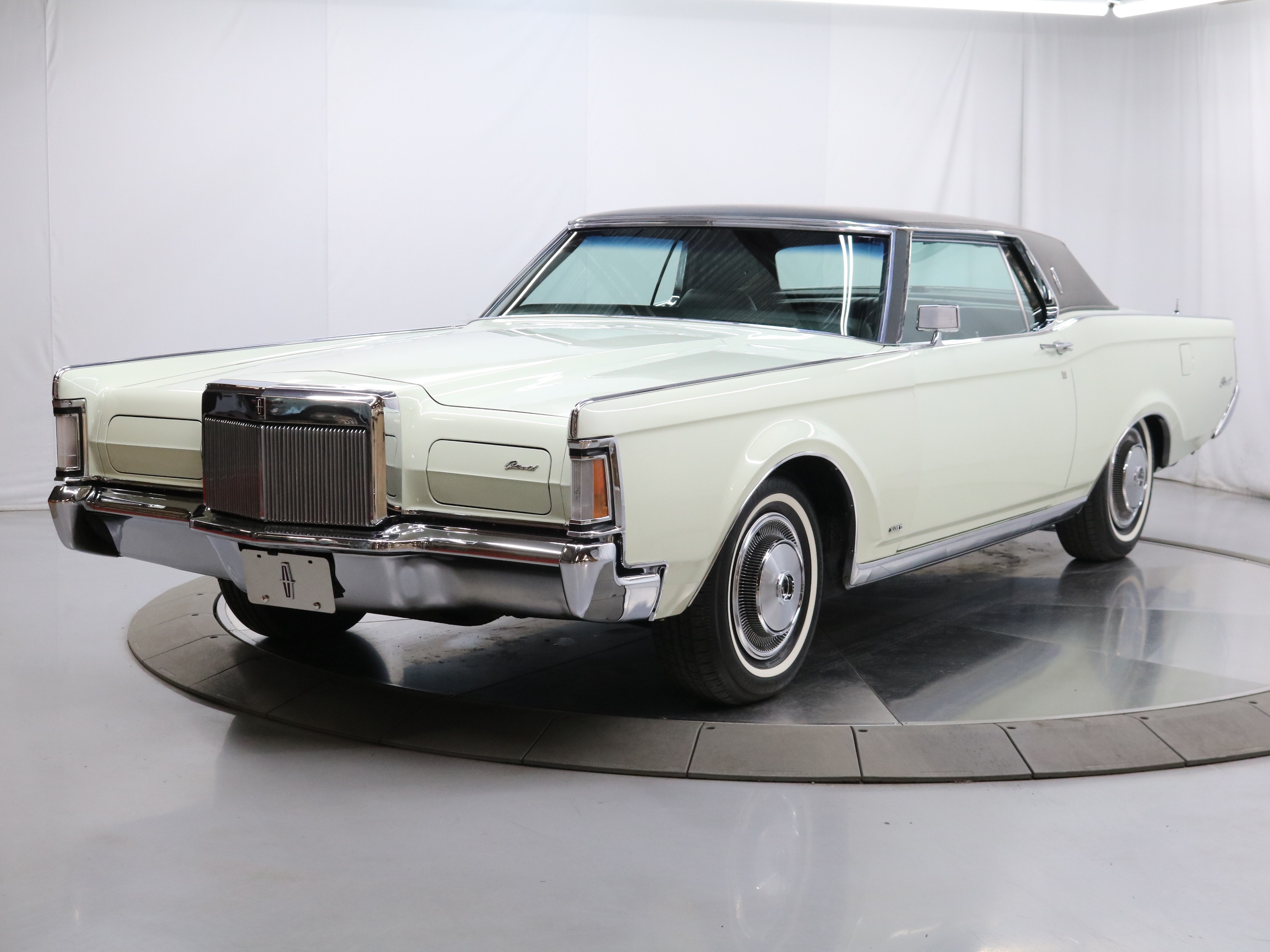 1970 Lincoln Mark III 2