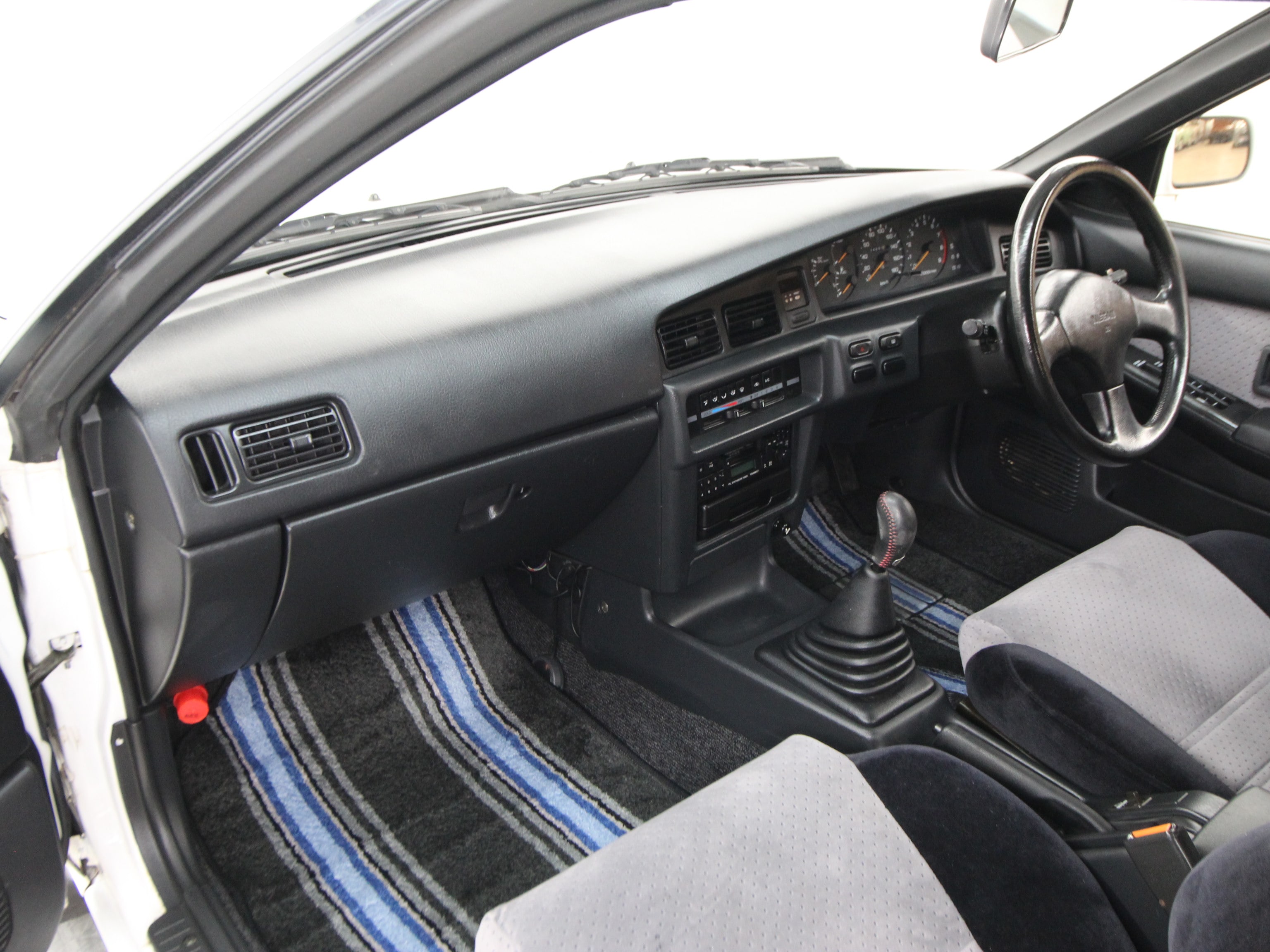 1987 Nissan Bluebird 15