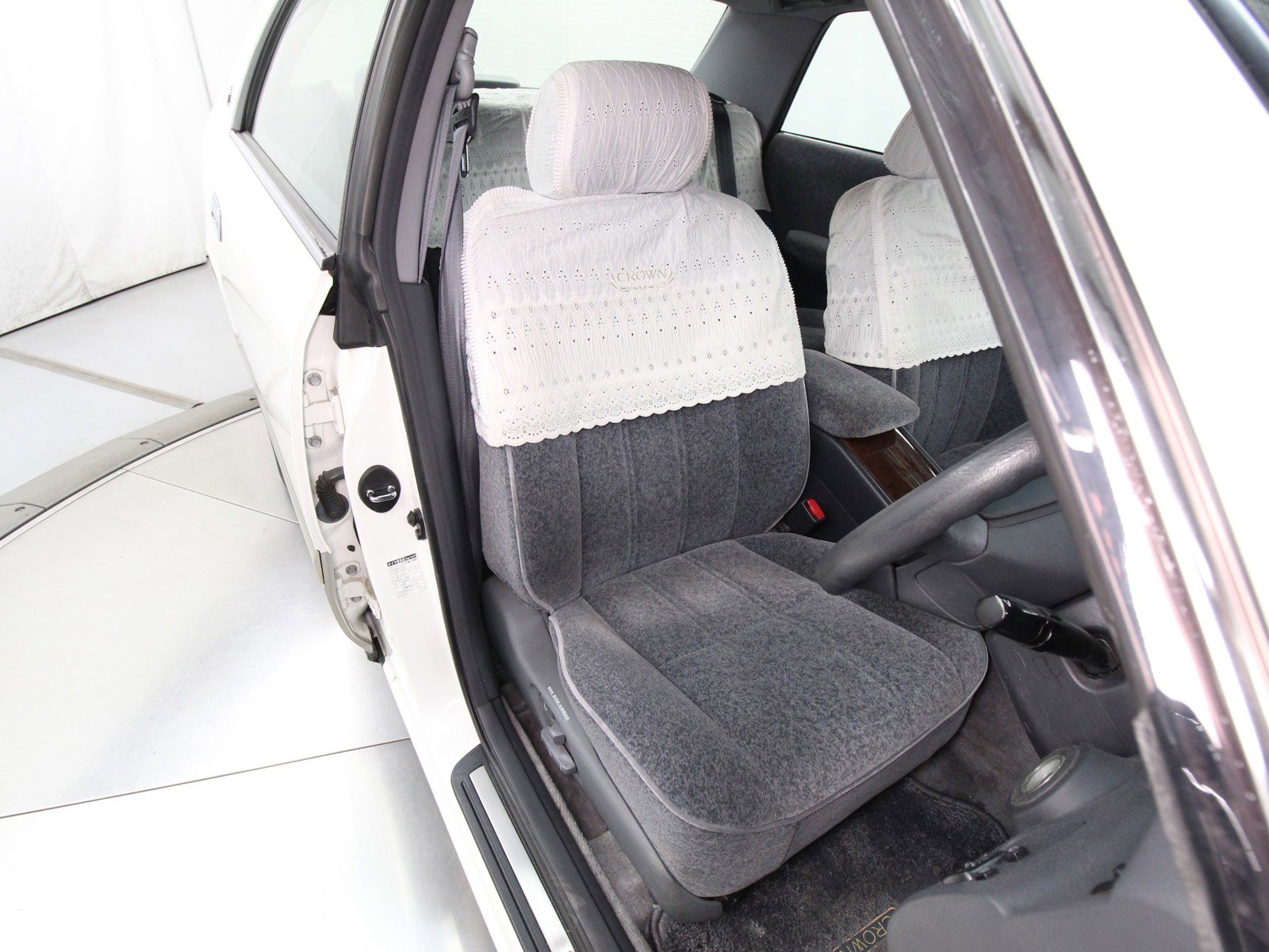 1997 Toyota Crown 19