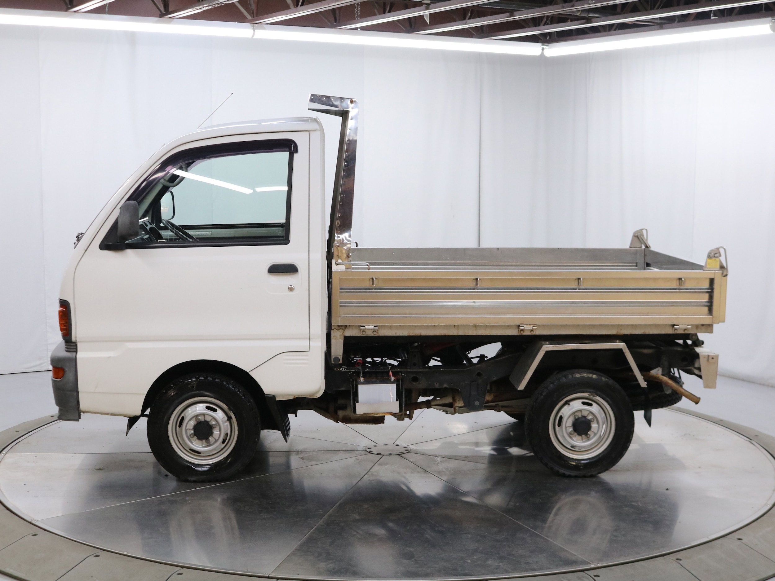 1996 Mitsubishi Minicab 4