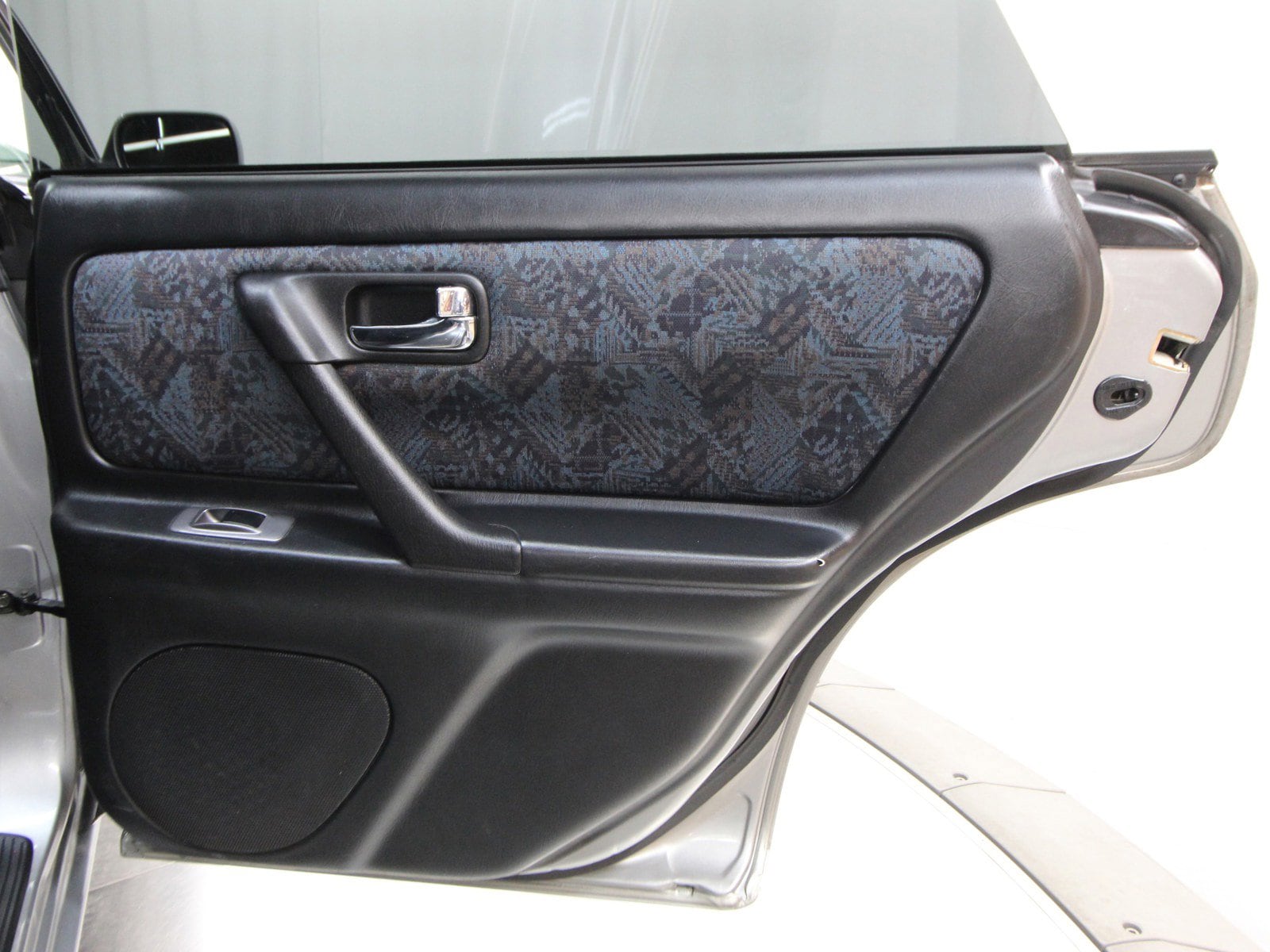 1996 Nissan Stagea 22