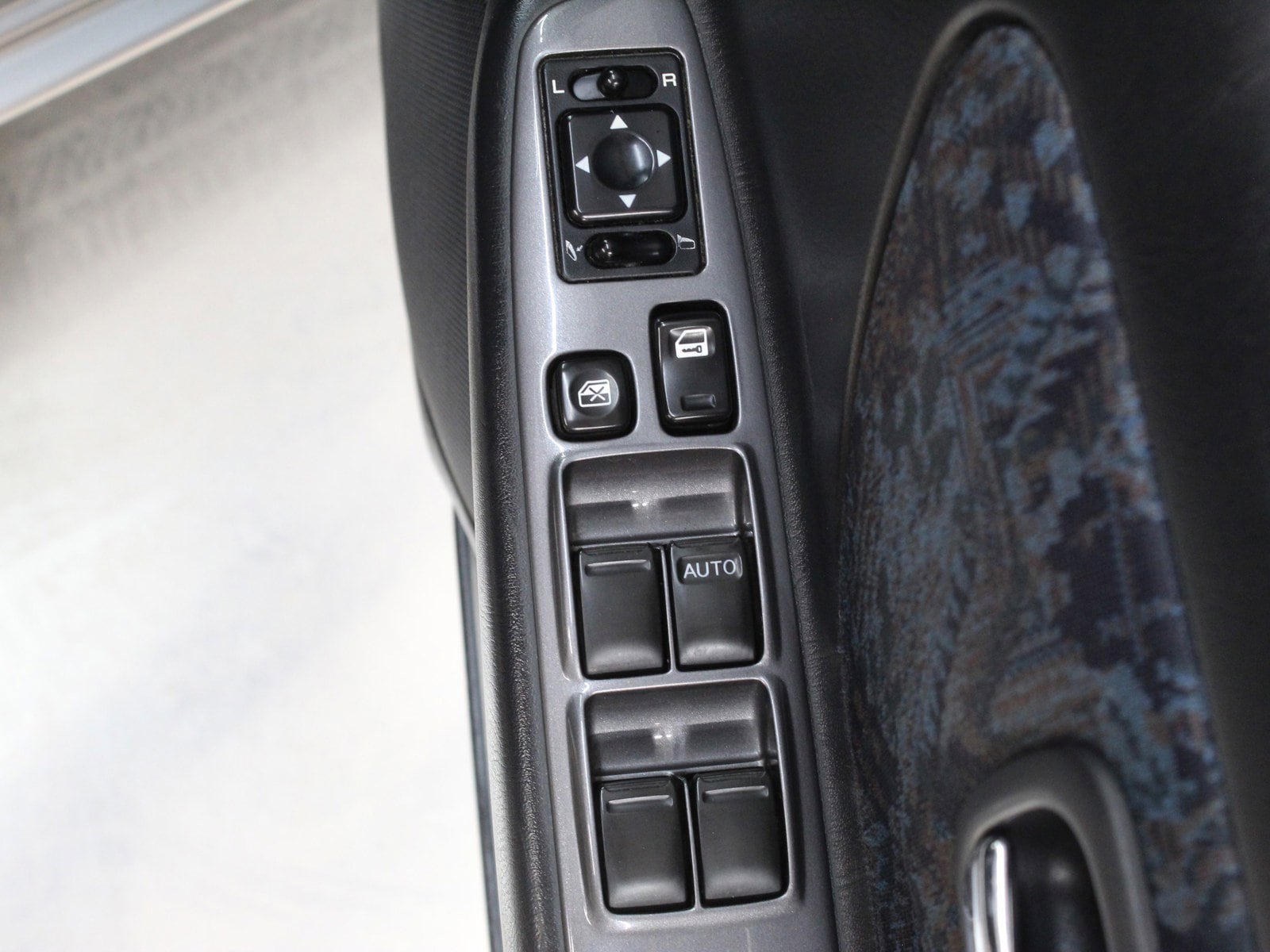 1996 Nissan Stagea 23