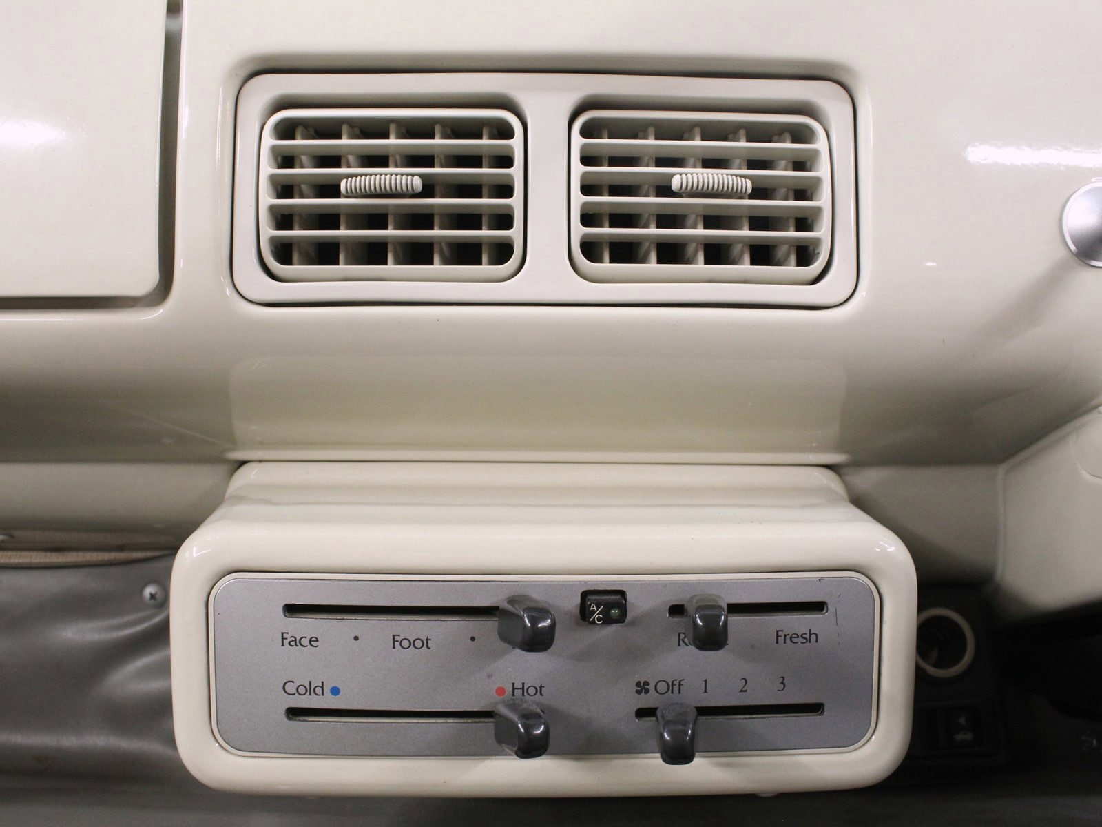 1990 Nissan Pao 12