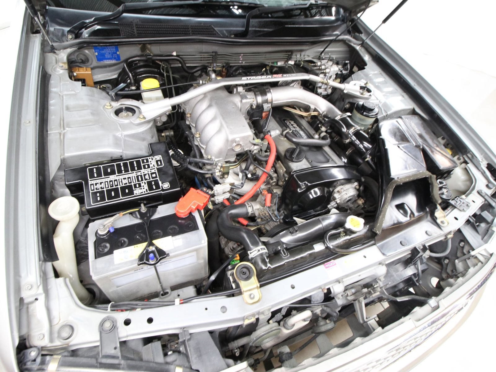 1997 Nissan Stagea 24