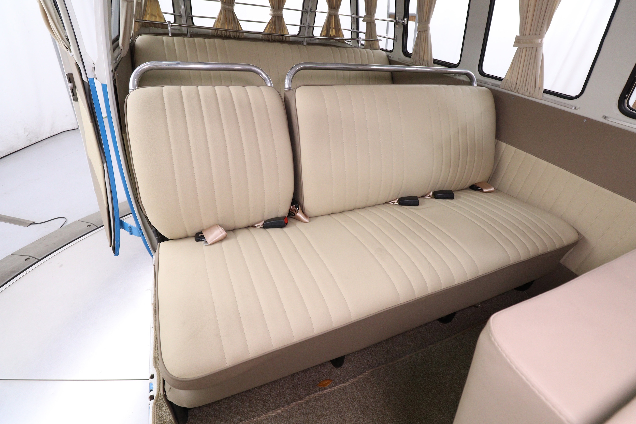1972 Volkswagen Bus 19