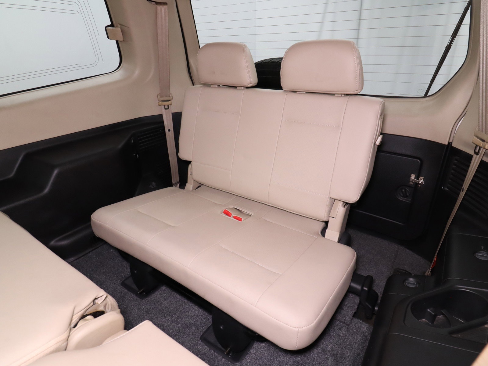 1999 Mitsubishi Pajero 19