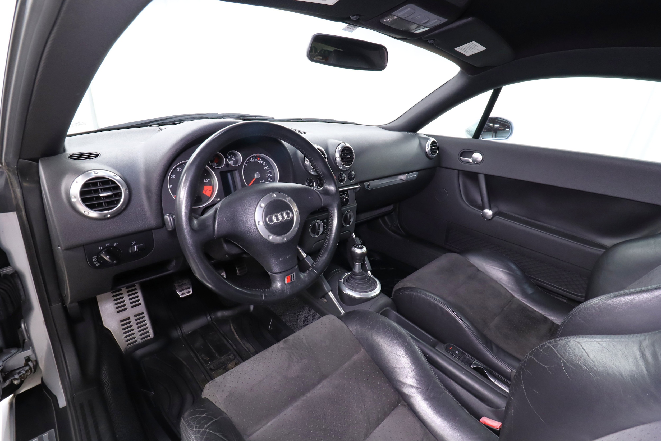 2000 Audi TT 11
