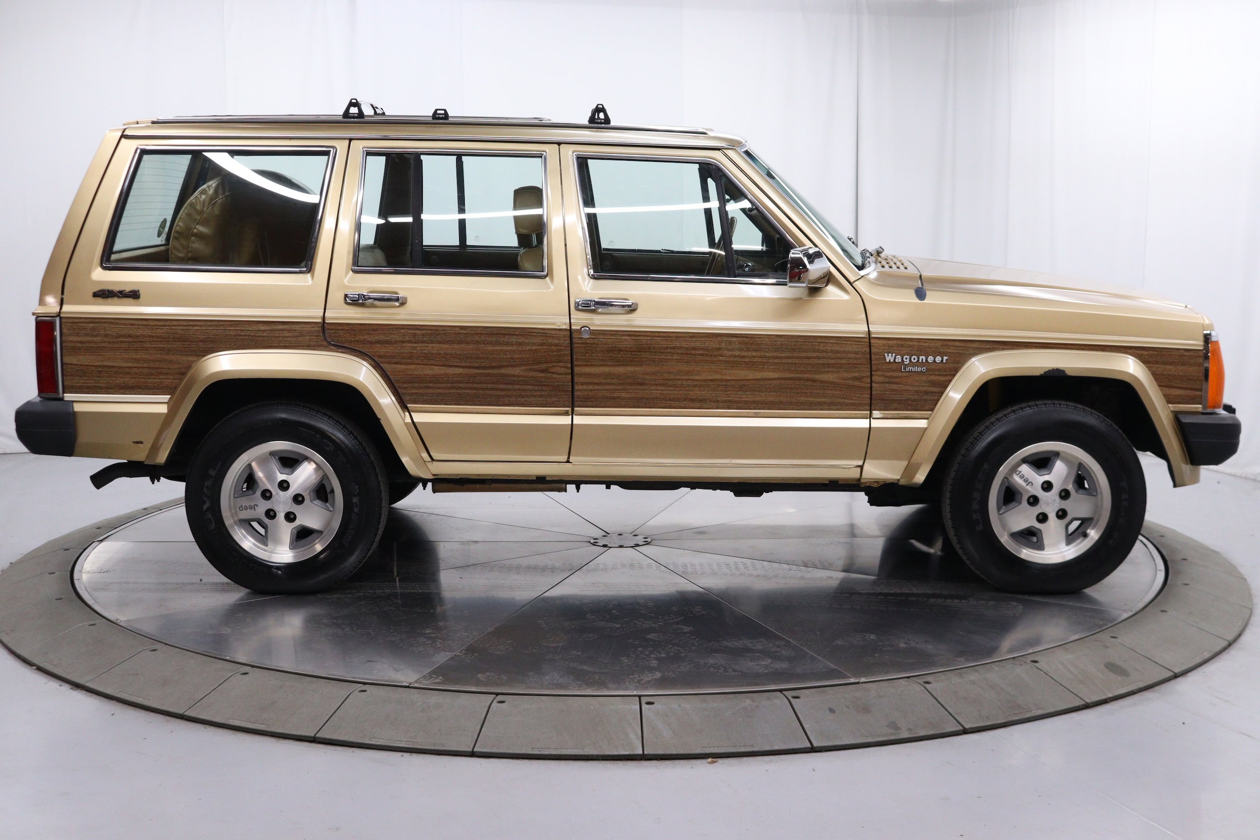1987 Jeep Wagoneer 8