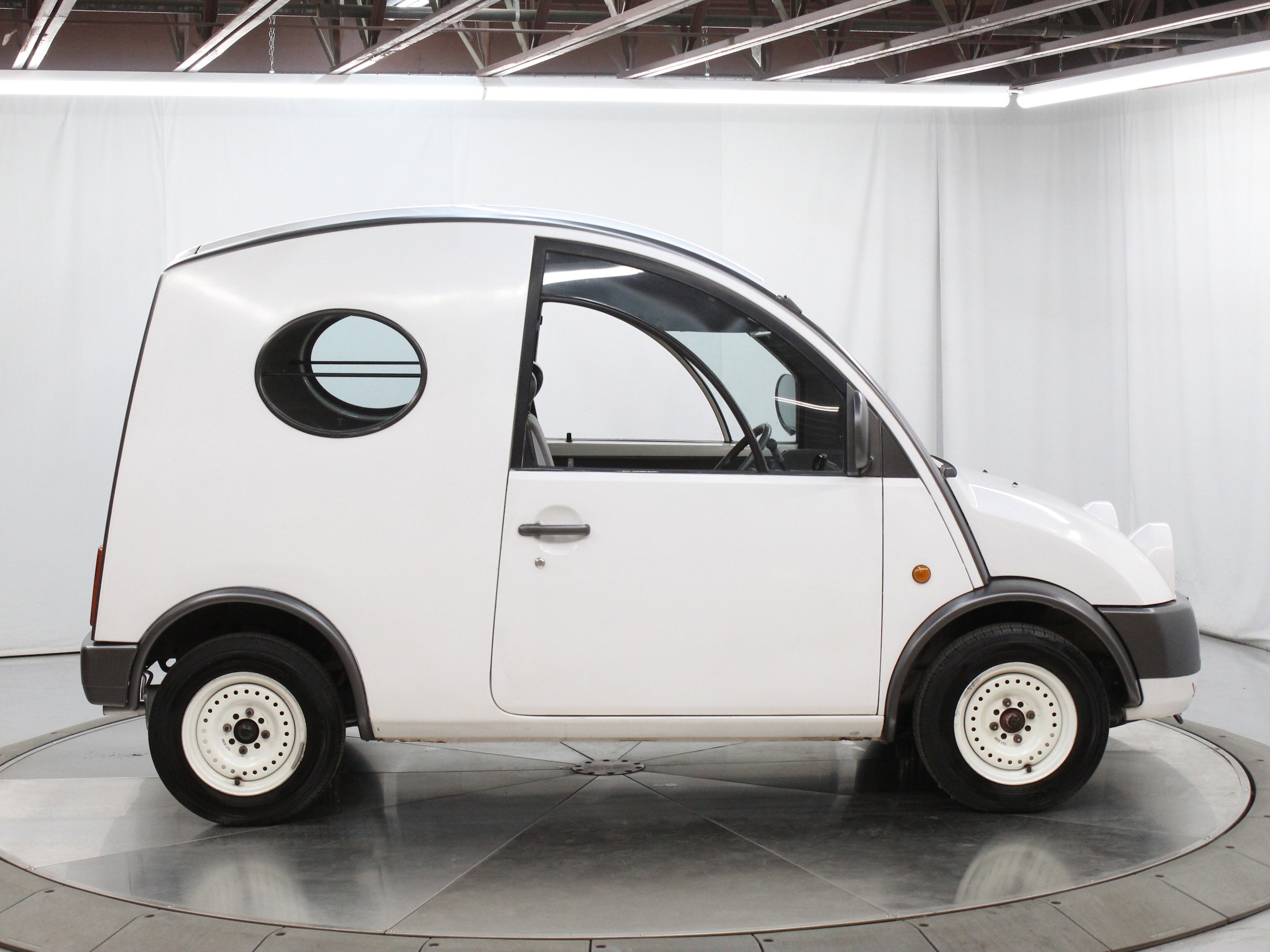 1989 Nissan S-Cargo 11