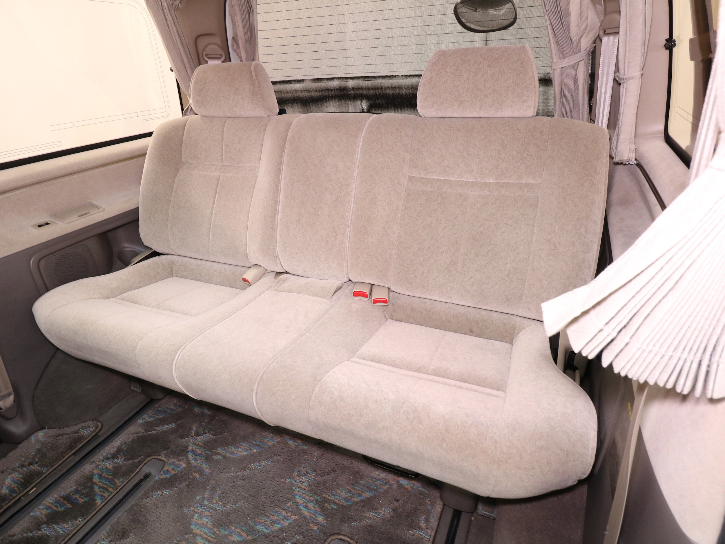 2000 Toyota Grand Hiace 21