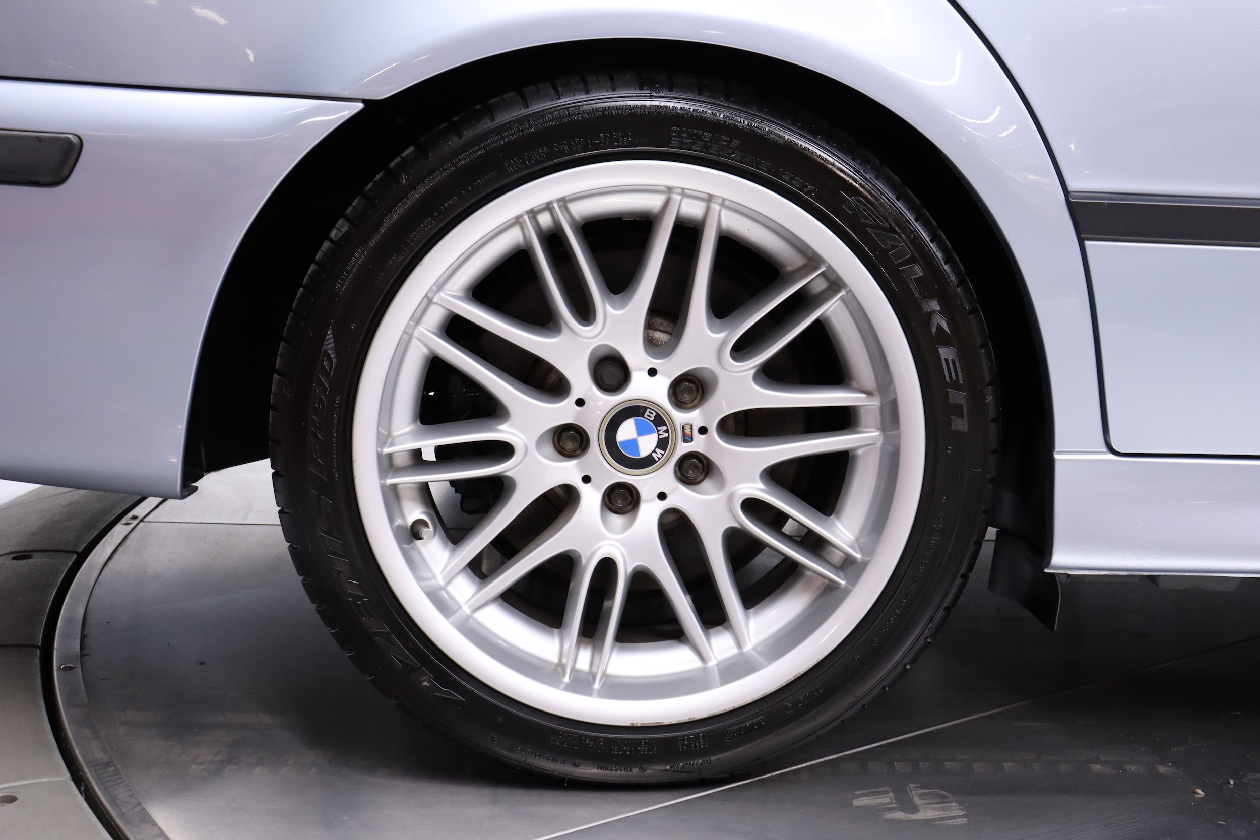2000 BMW M5 35
