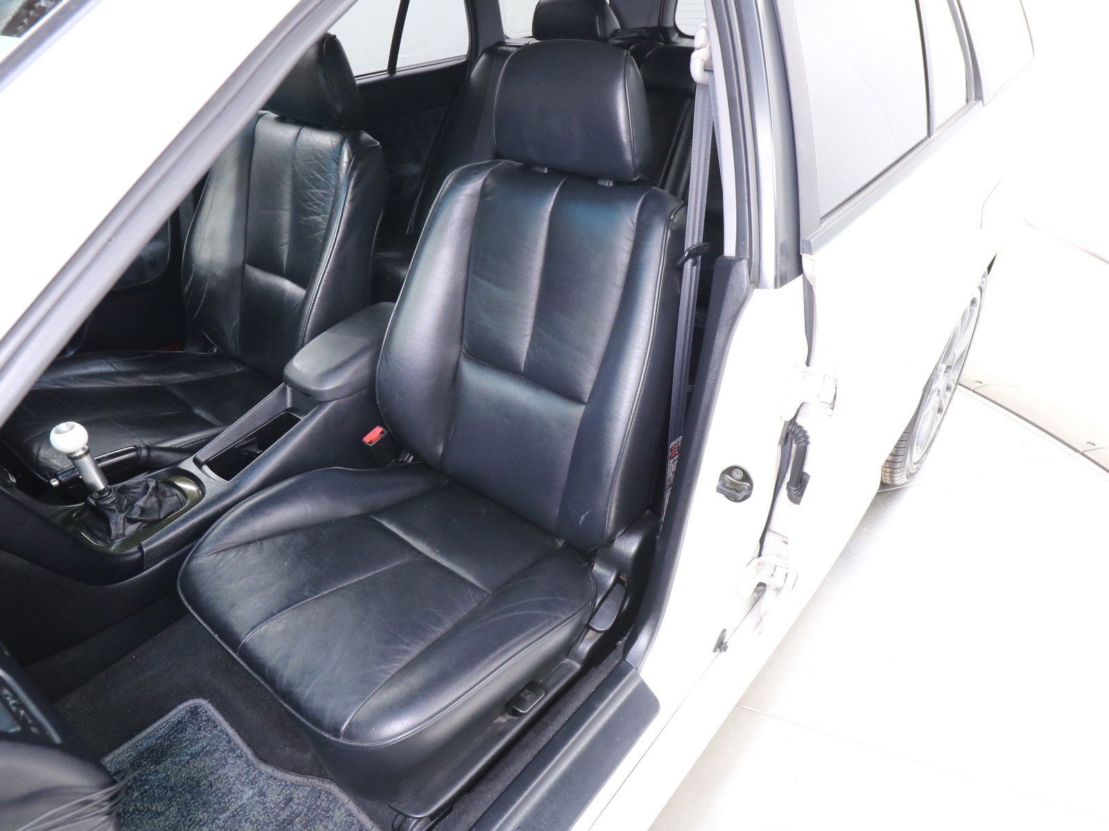 1998 Mitsubishi Legnum 18