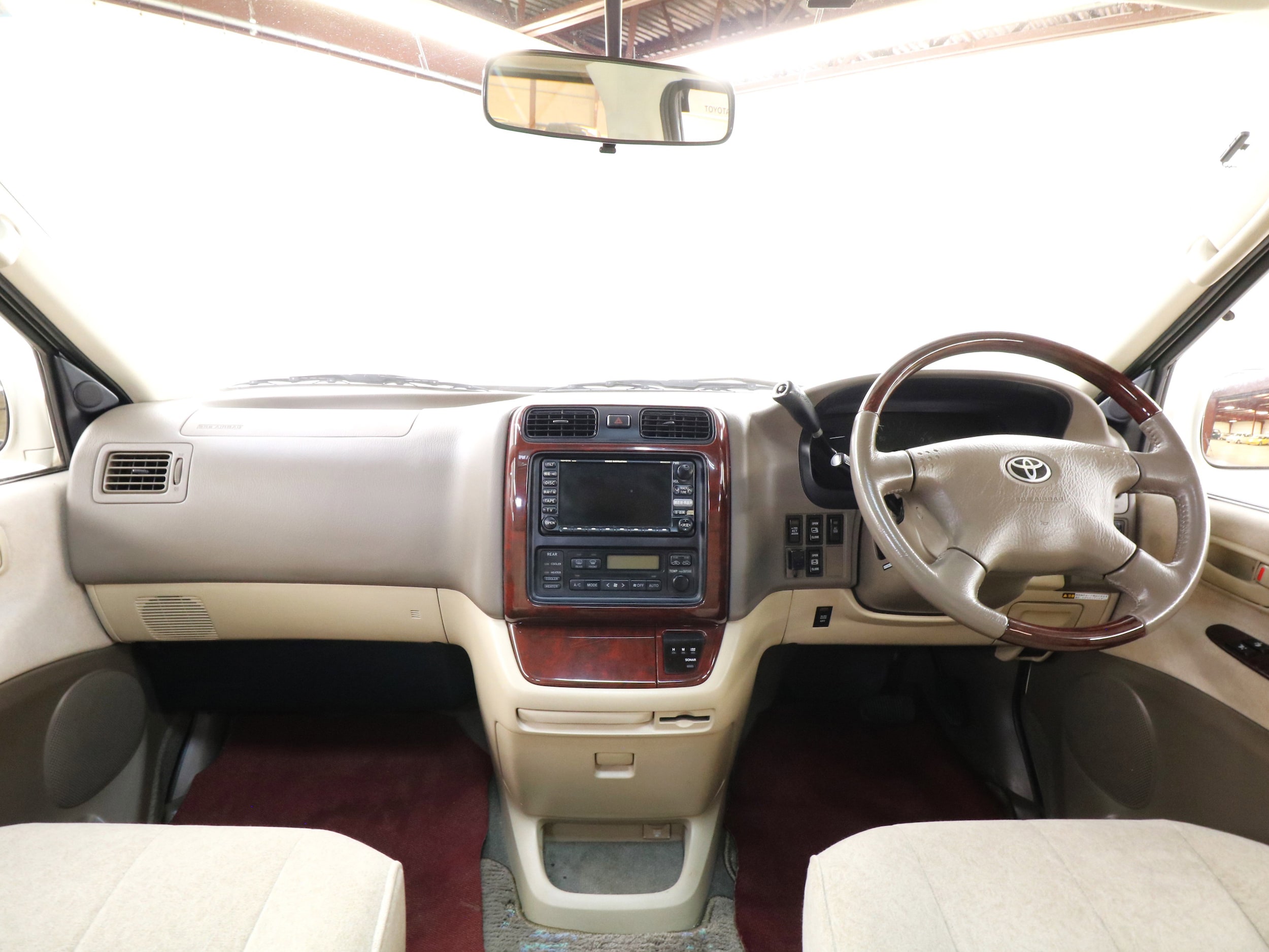 1999 Toyota Grand HiAce 52