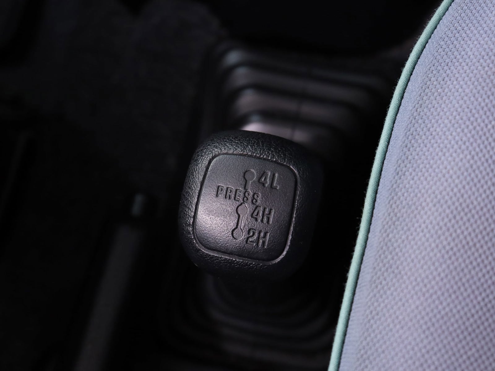 1998 Mitsubishi Pajero Mini 14