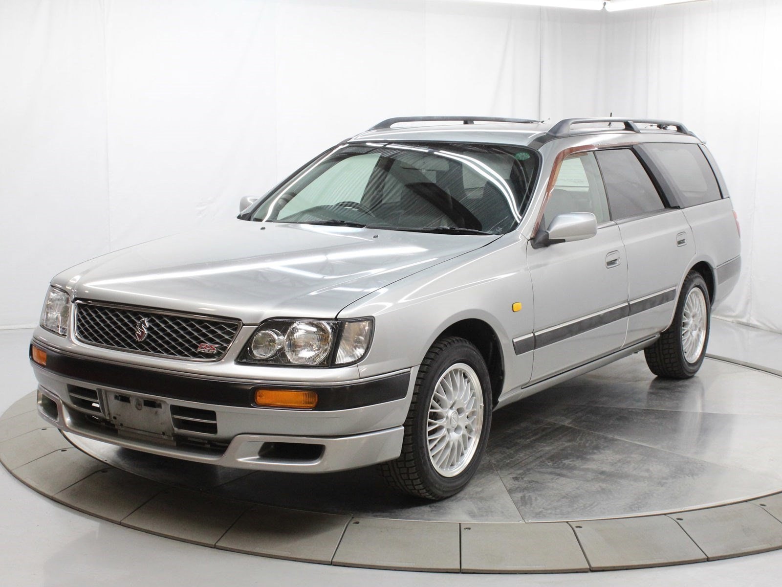 1997 Nissan Stagea 2