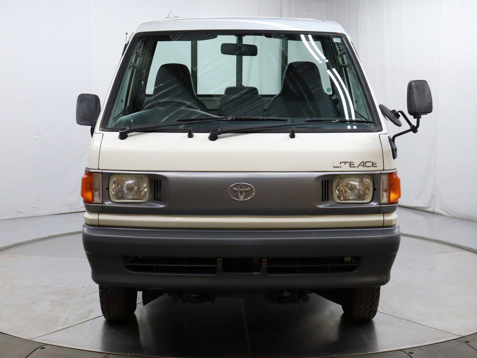 1998 Toyota Liteace 4