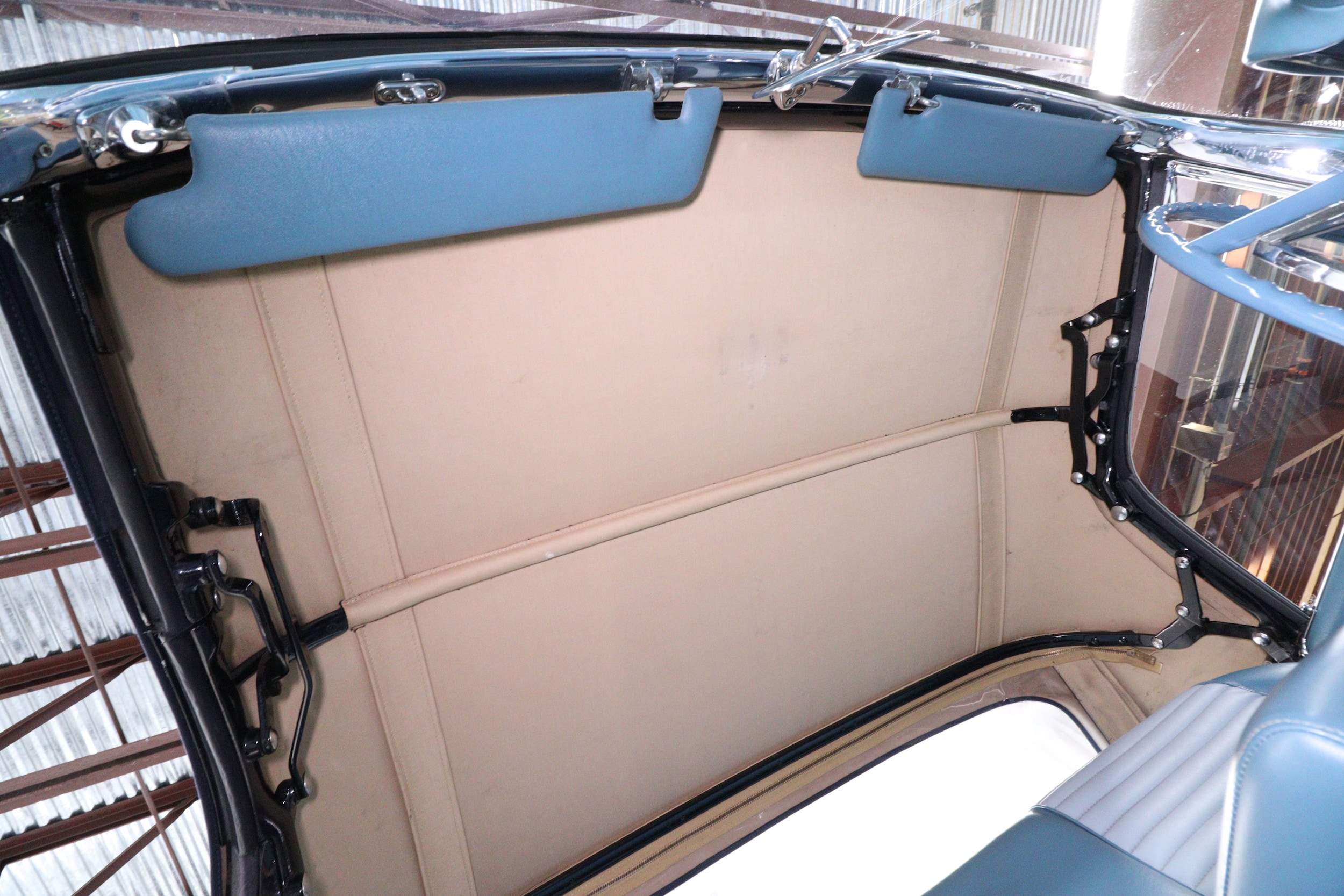 1957 Ford Thunderbird 105