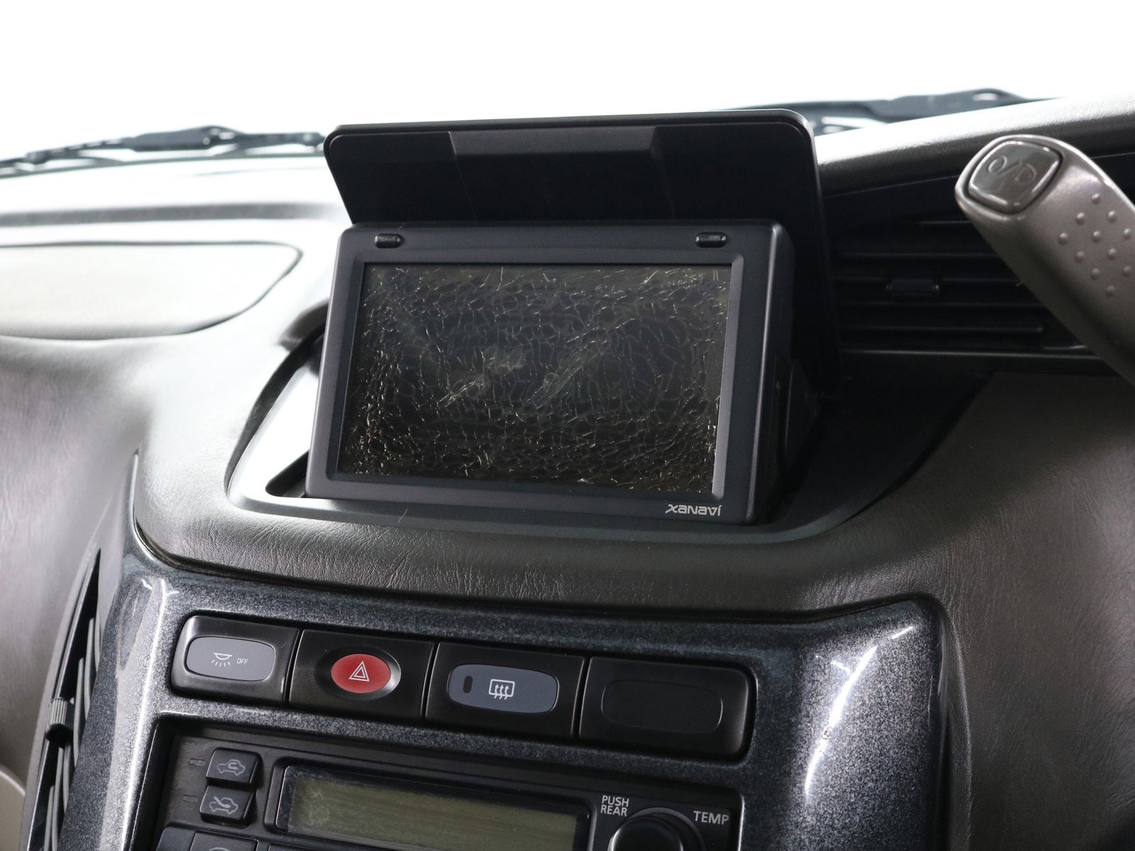 1998 Nissan Elgrand 42