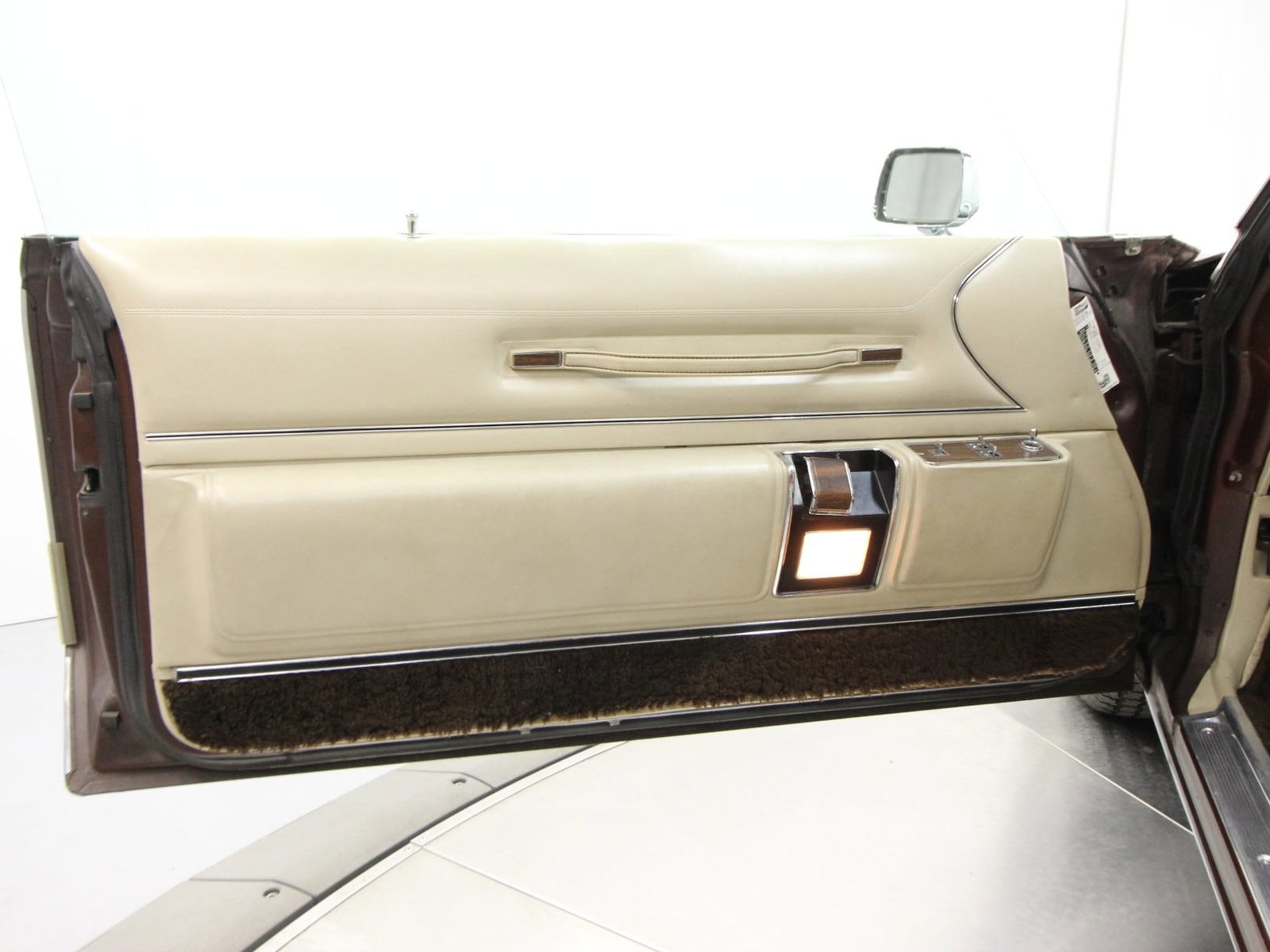 1975 Chrysler Imperial 33