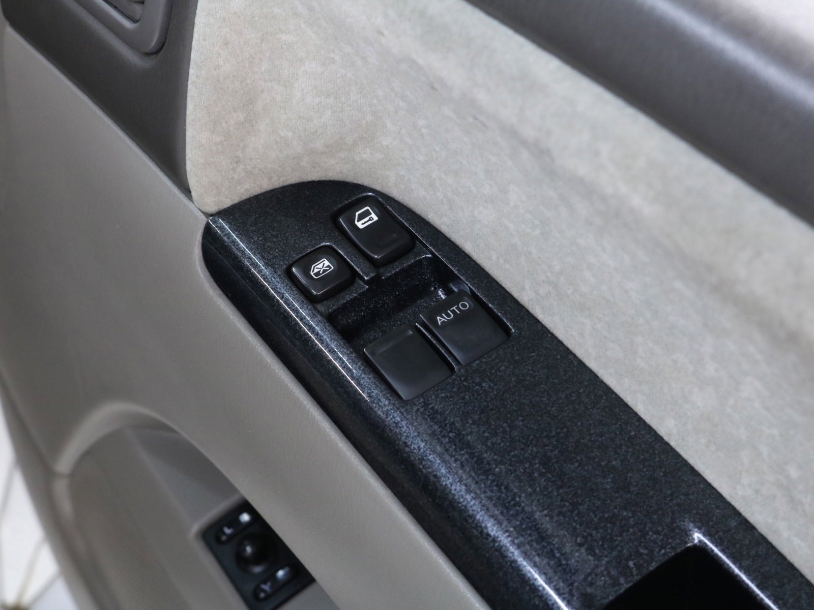 1998 Nissan Elgrand 20