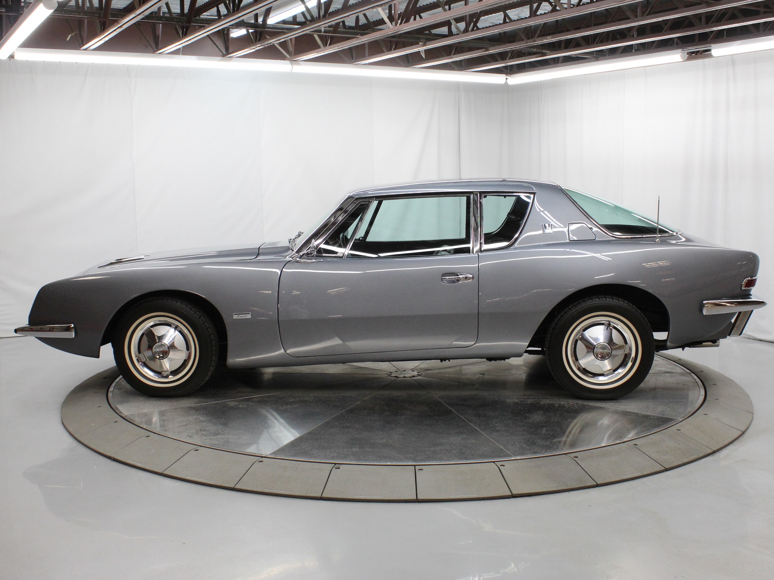 1964 Studebaker Avanti 4