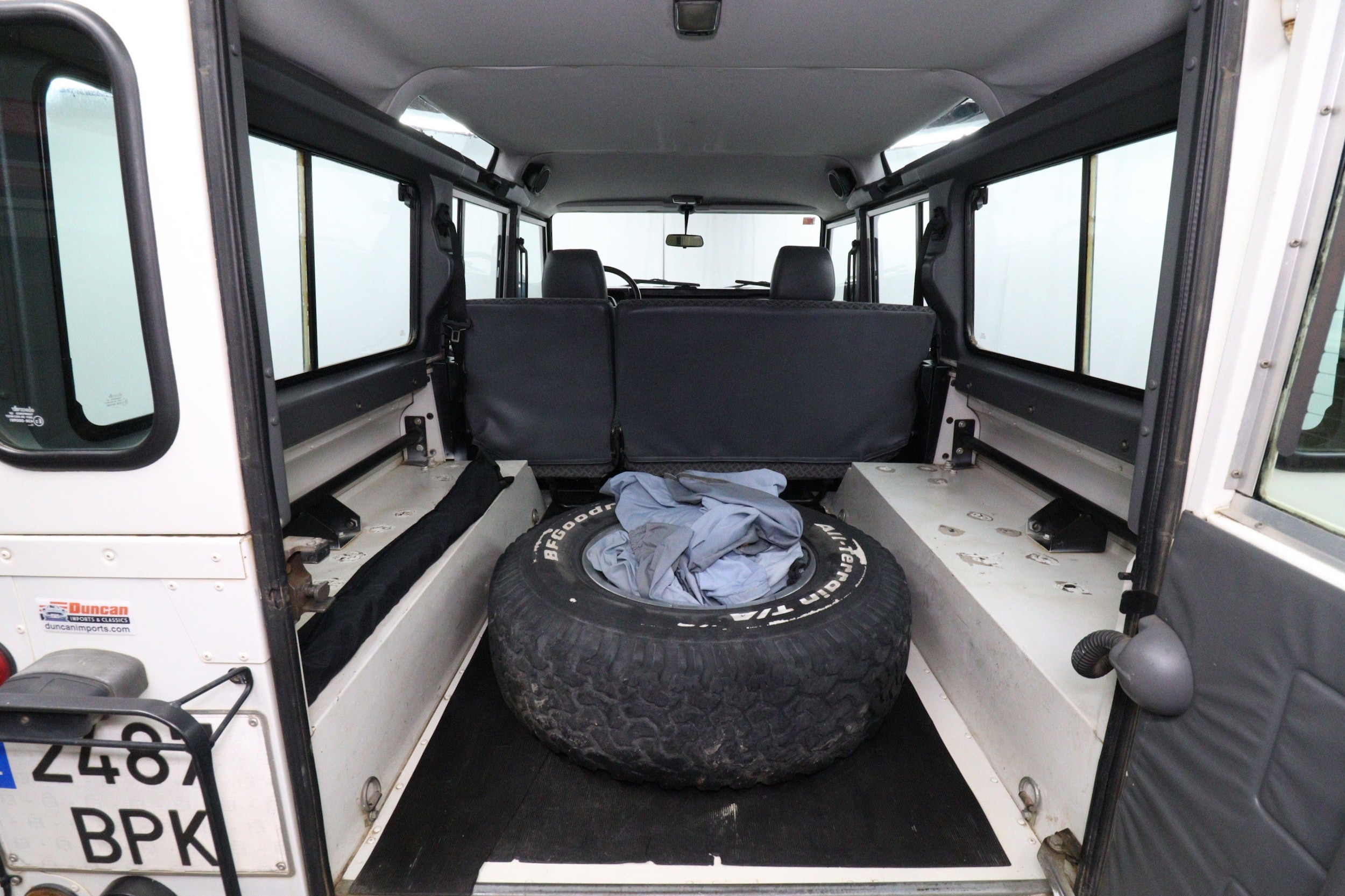 2001 Land Rover Defender 31
