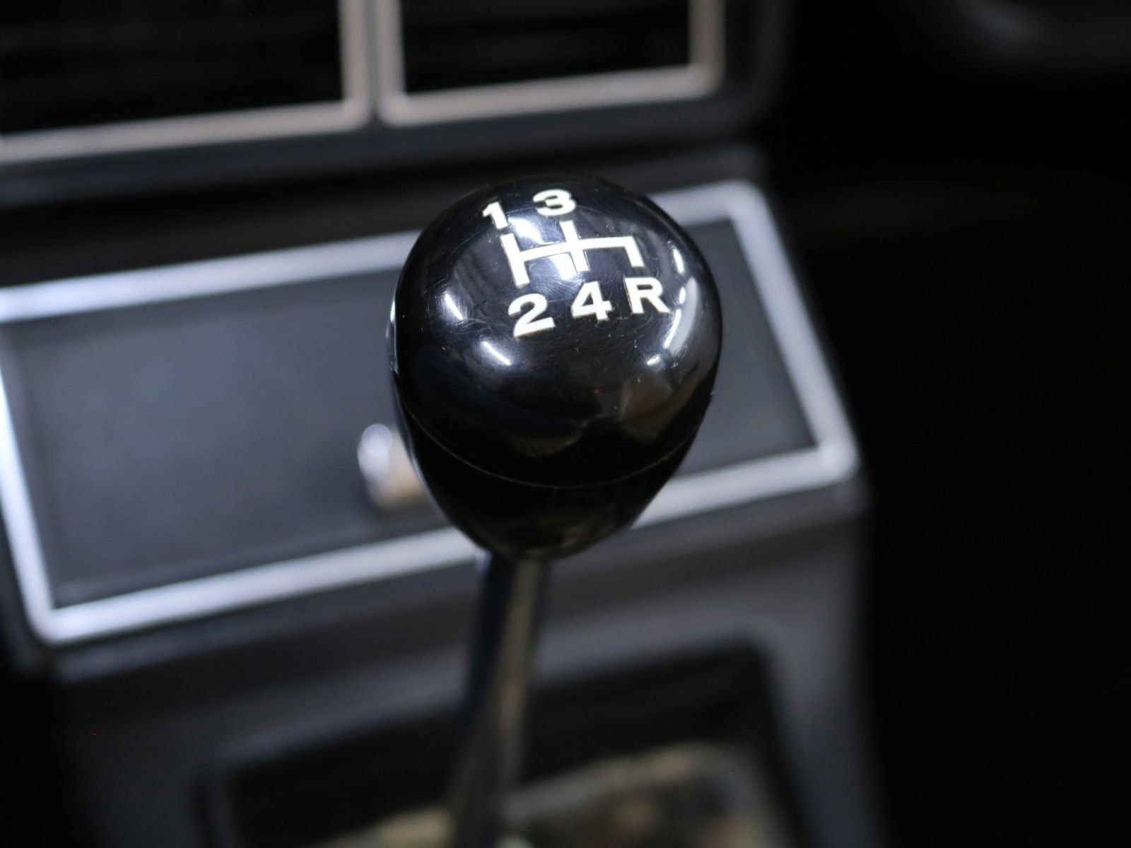 1977 Datsun 710 14