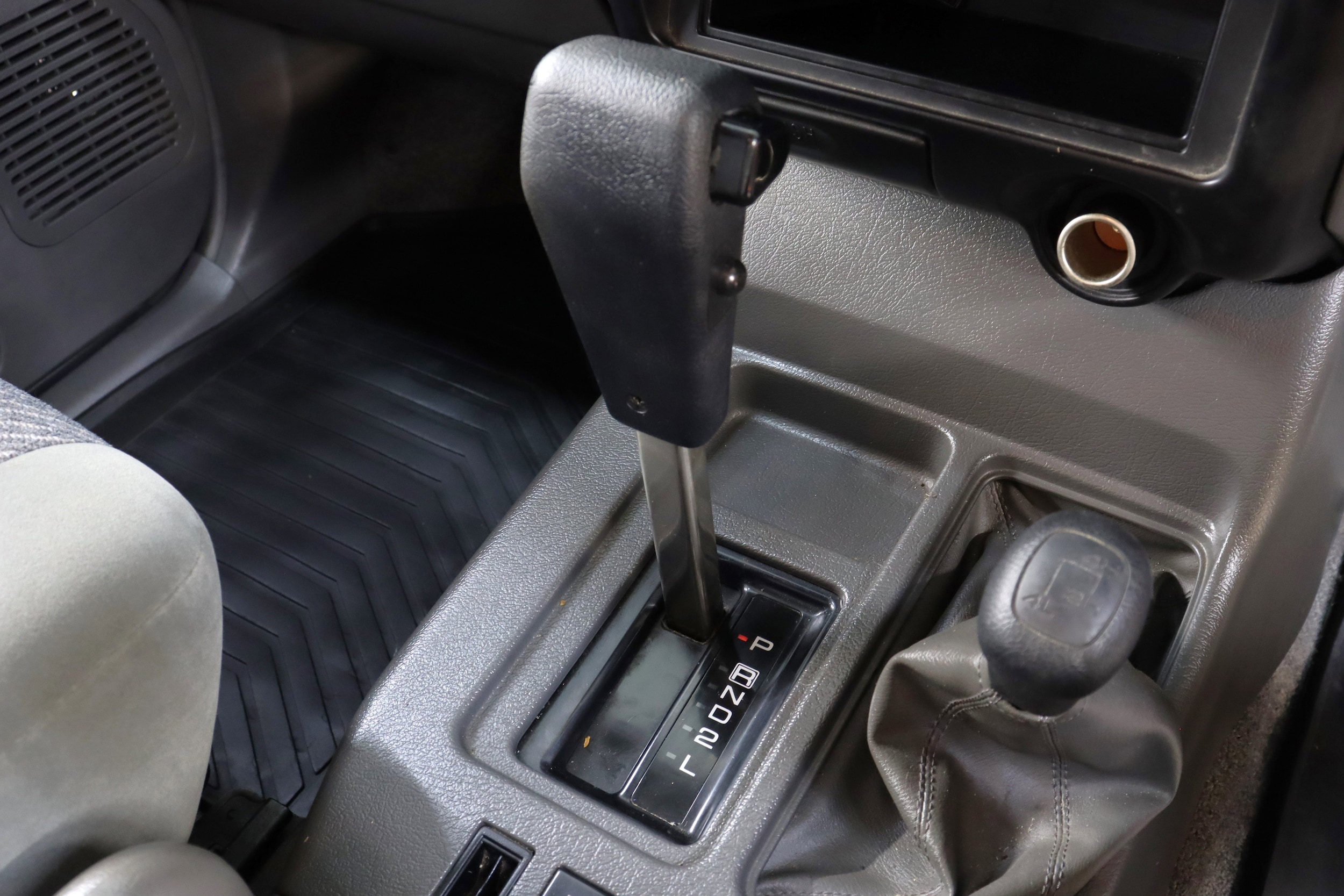 1996 Isuzu Bighorn 16
