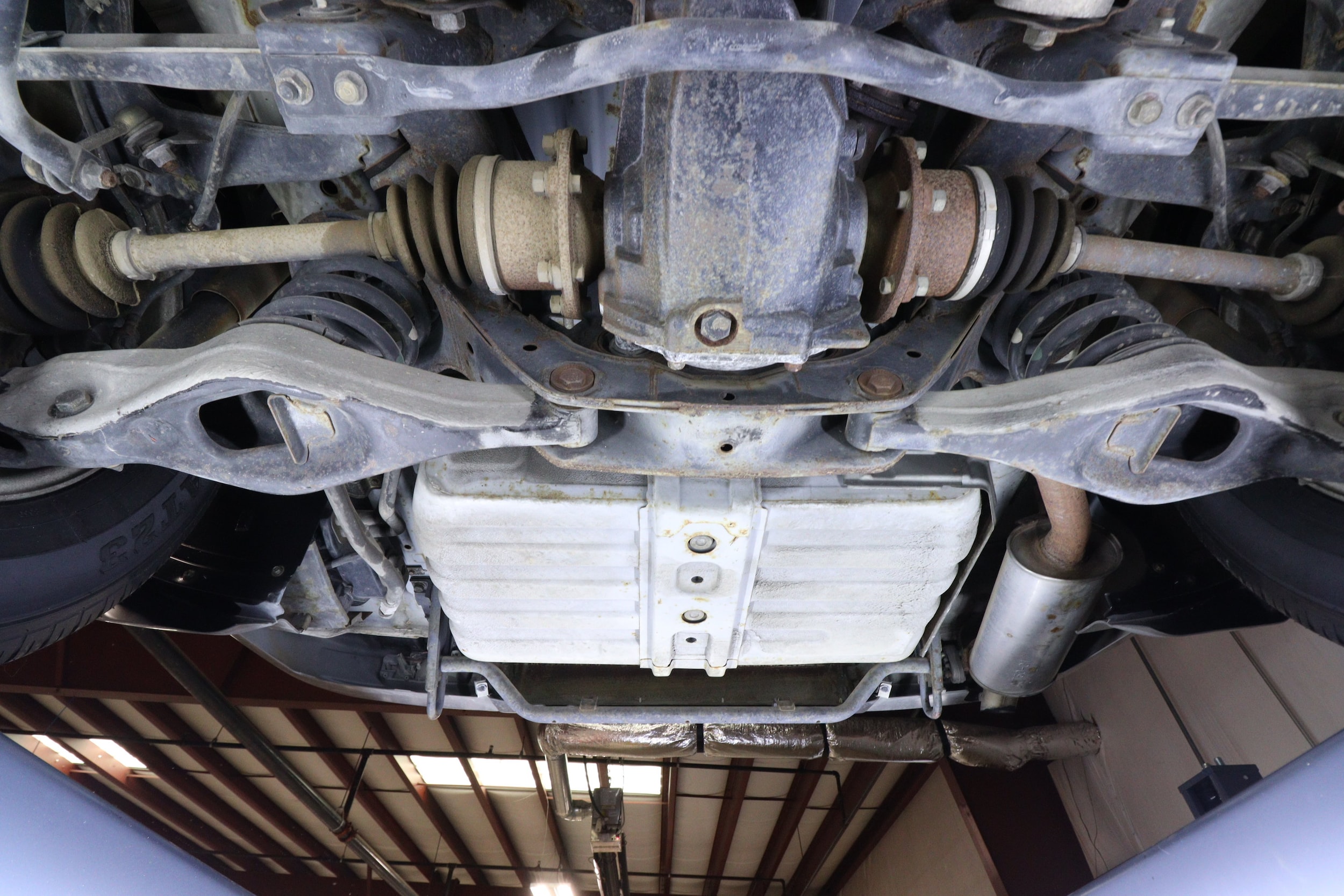 2000 Mitsubishi Pajero 47
