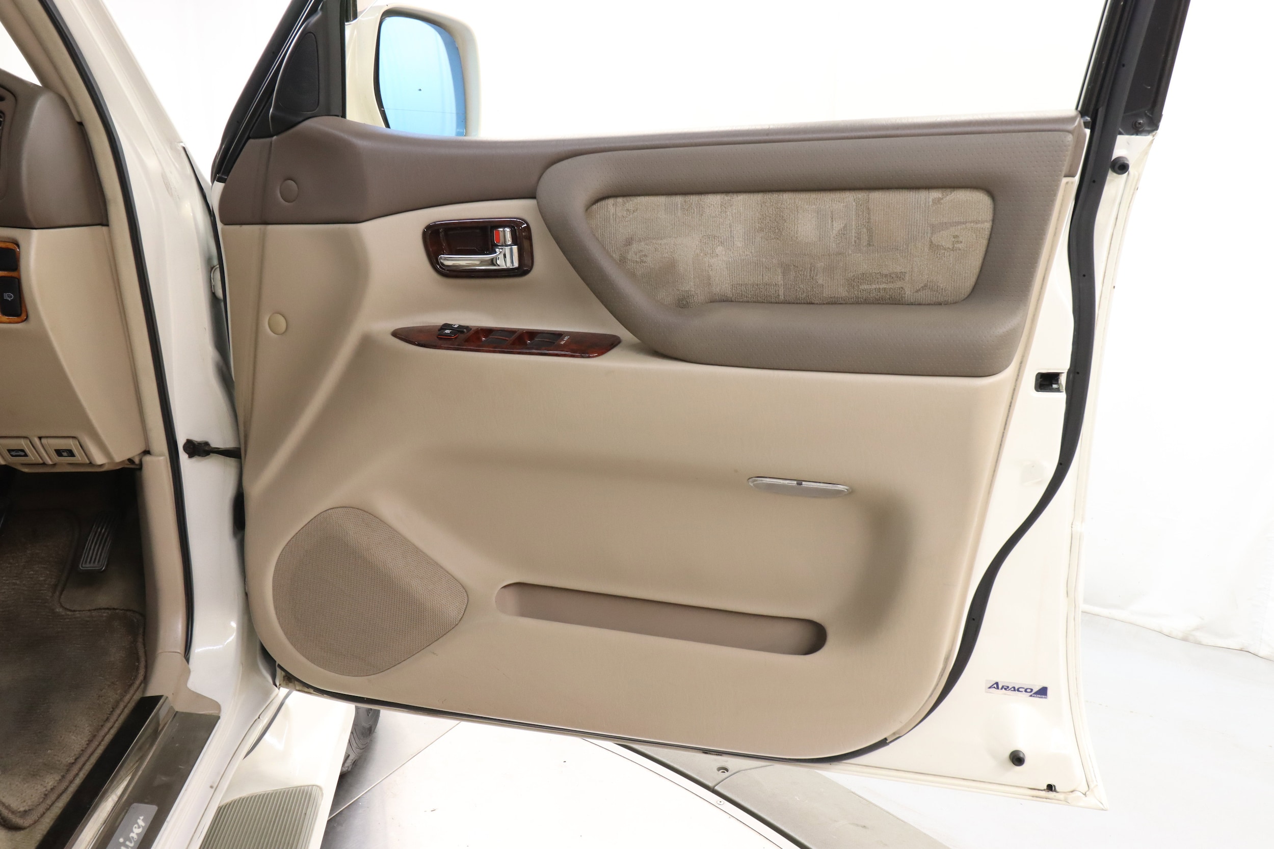 2000 Toyota Land Cruiser 24