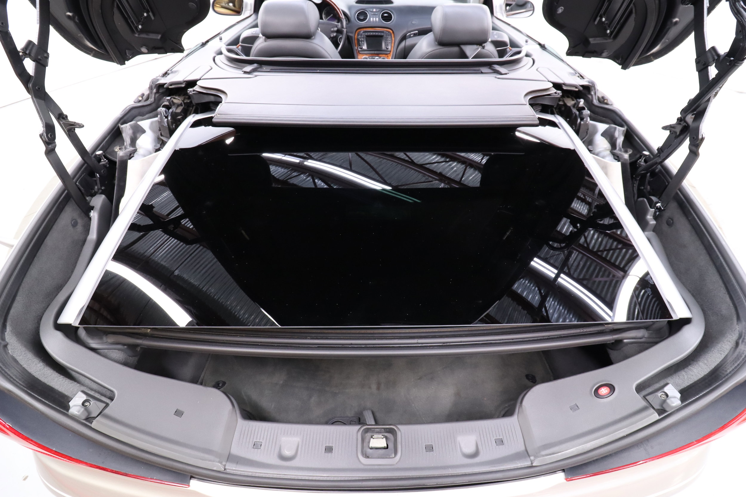 2004 Mercedes-Benz SL-Class 32