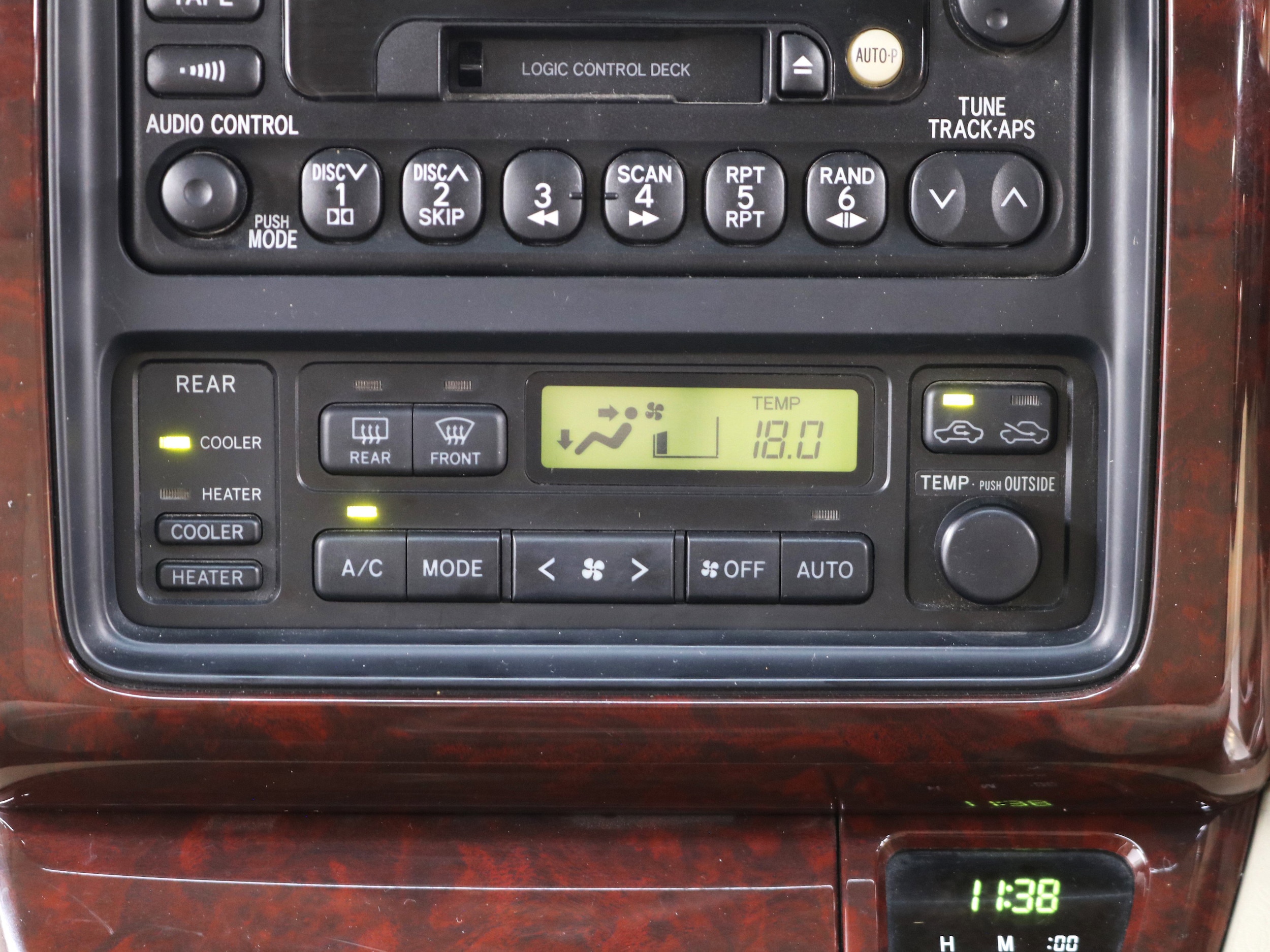 2000 Toyota Grand Hiace 13