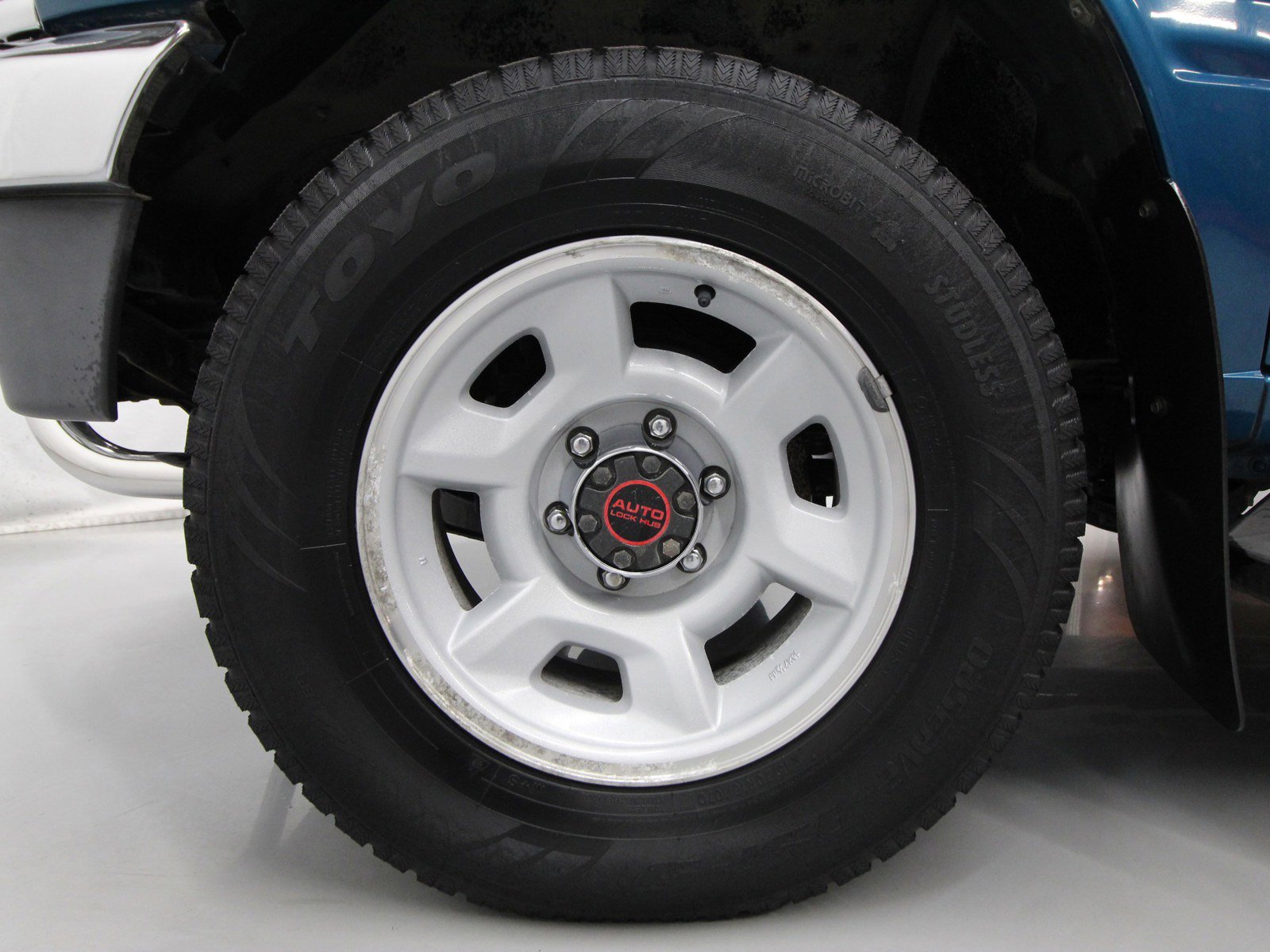 1995 Isuzu Mu 43