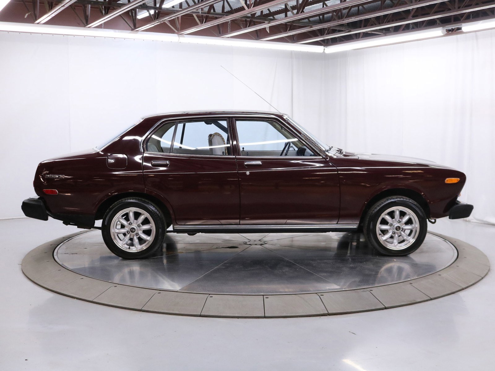 1977 Datsun 710 8