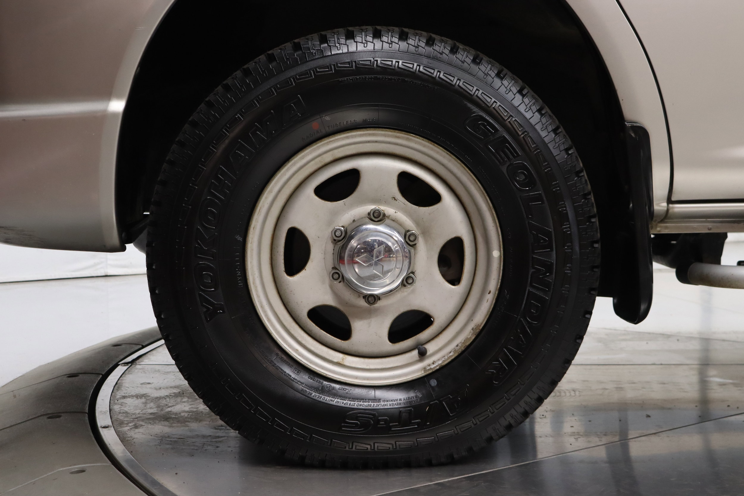 2000 Mitsubishi Delica 35