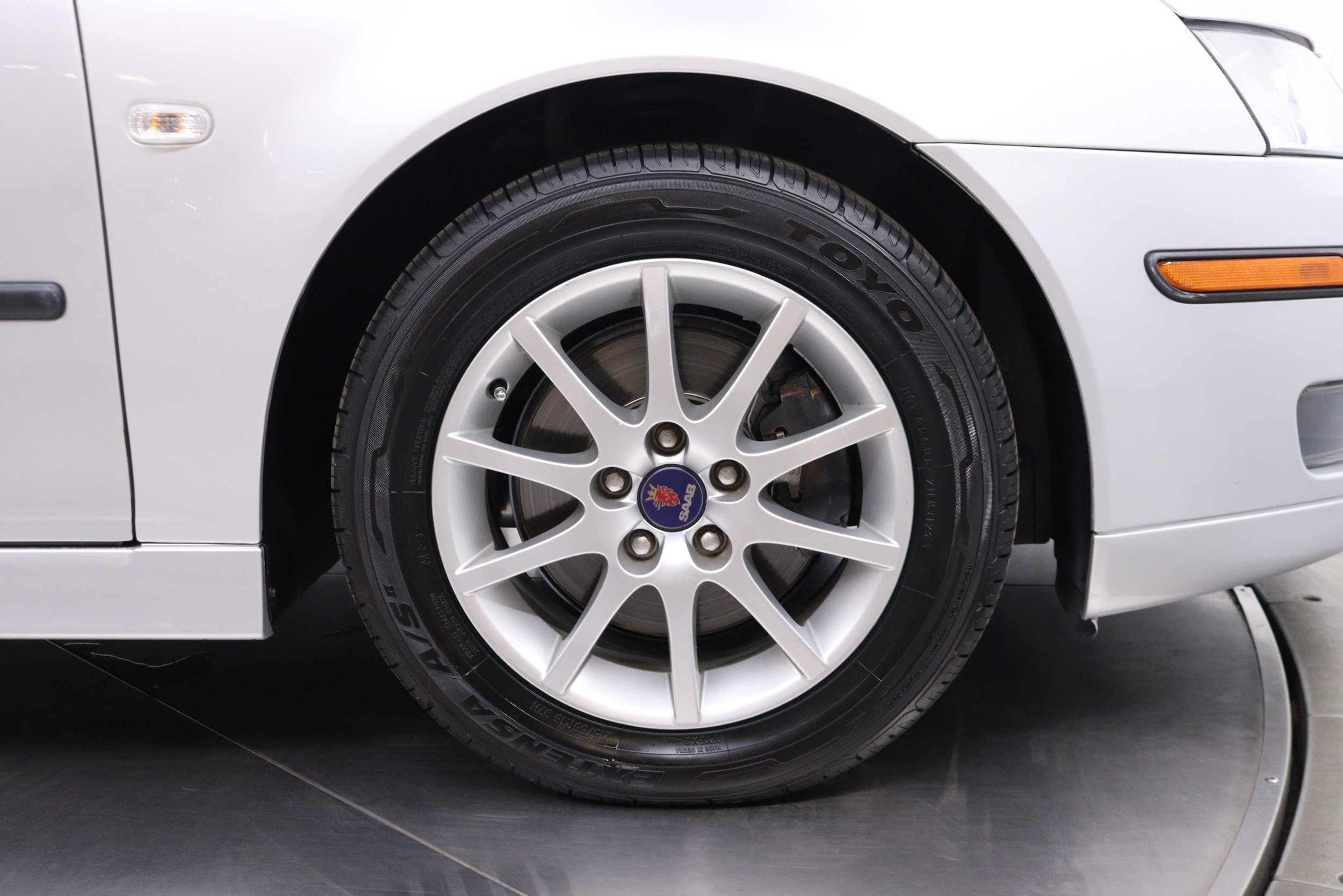 2004 Saab 2.0T 9-3 35