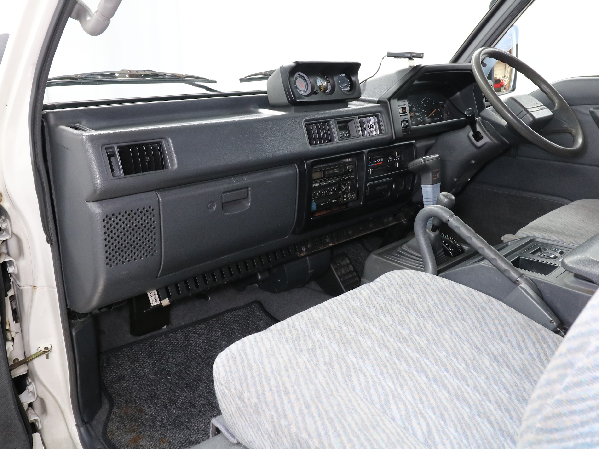 1995 Mitsubishi Delica 15