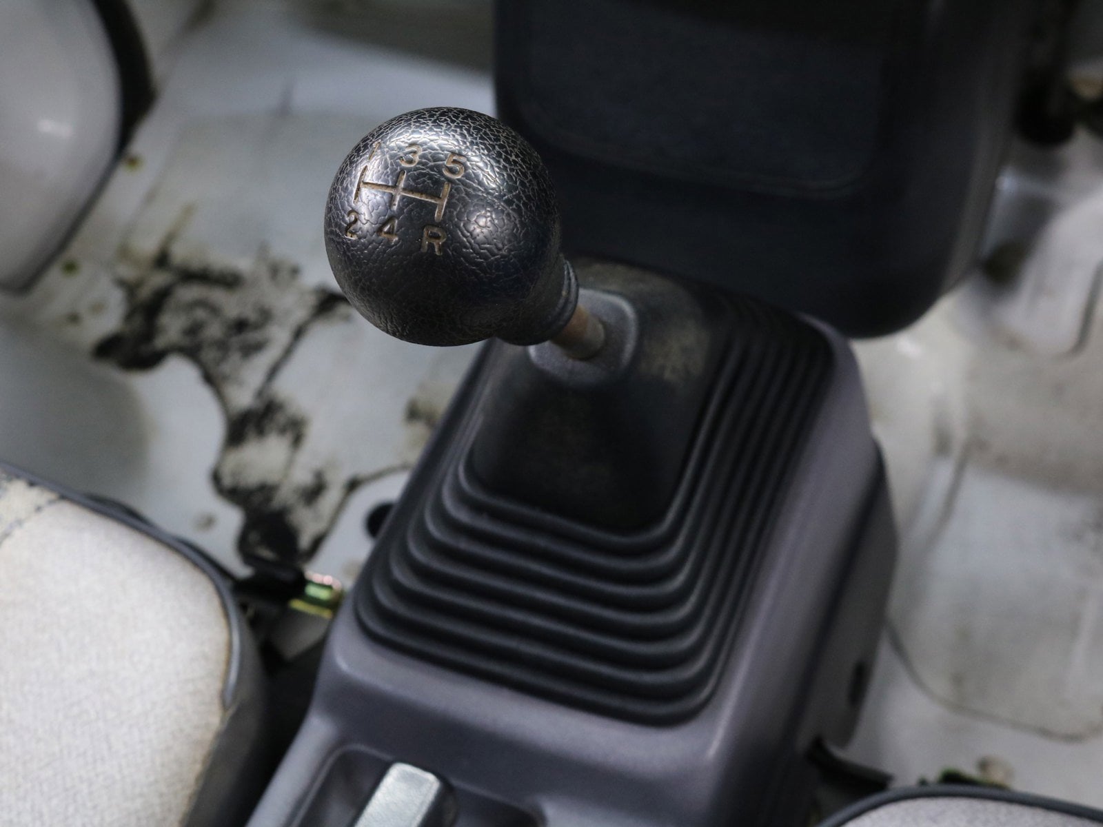 1997 Mitsubishi Minicab 13