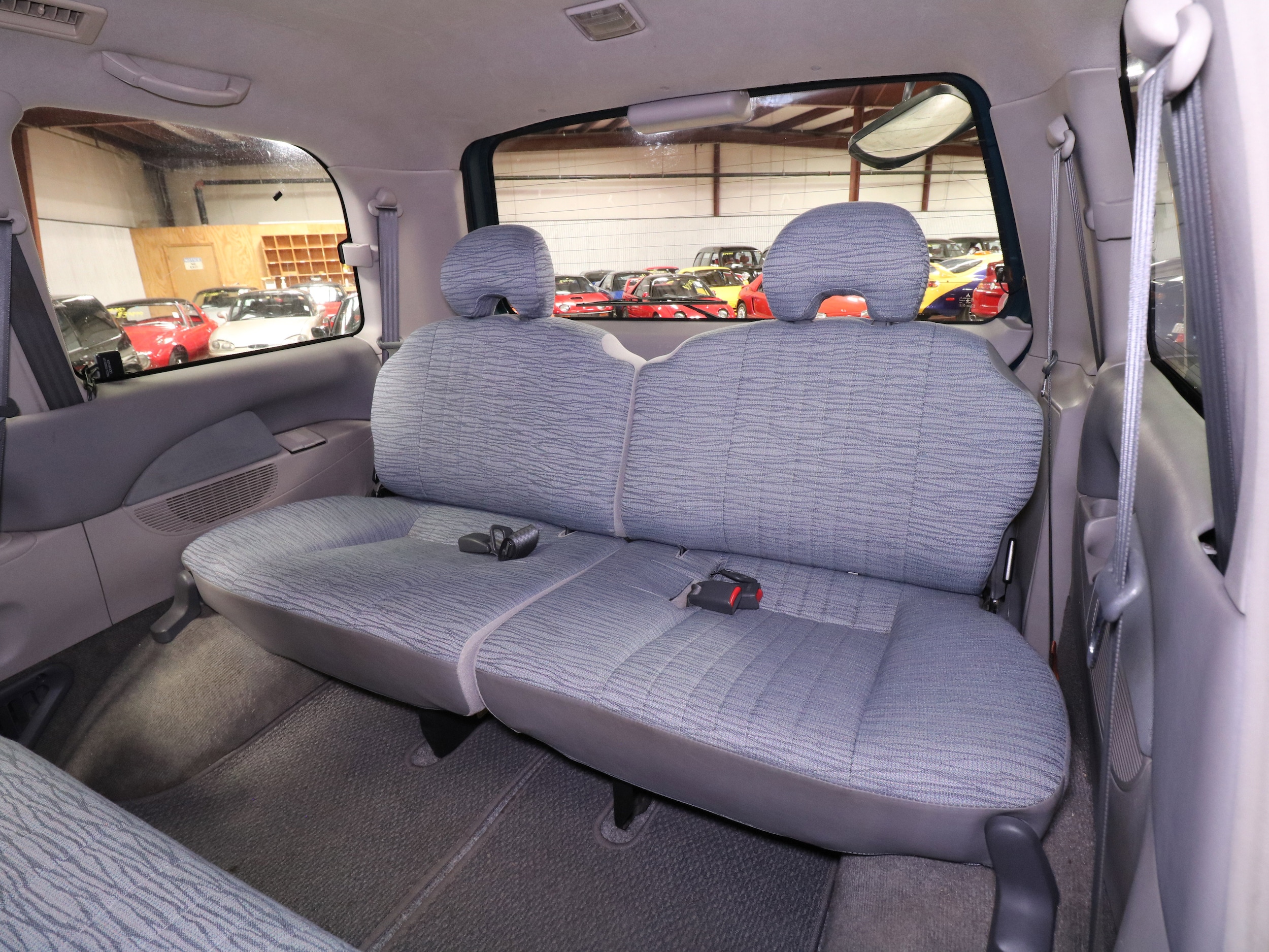 1994 Mitsubishi Delica 21
