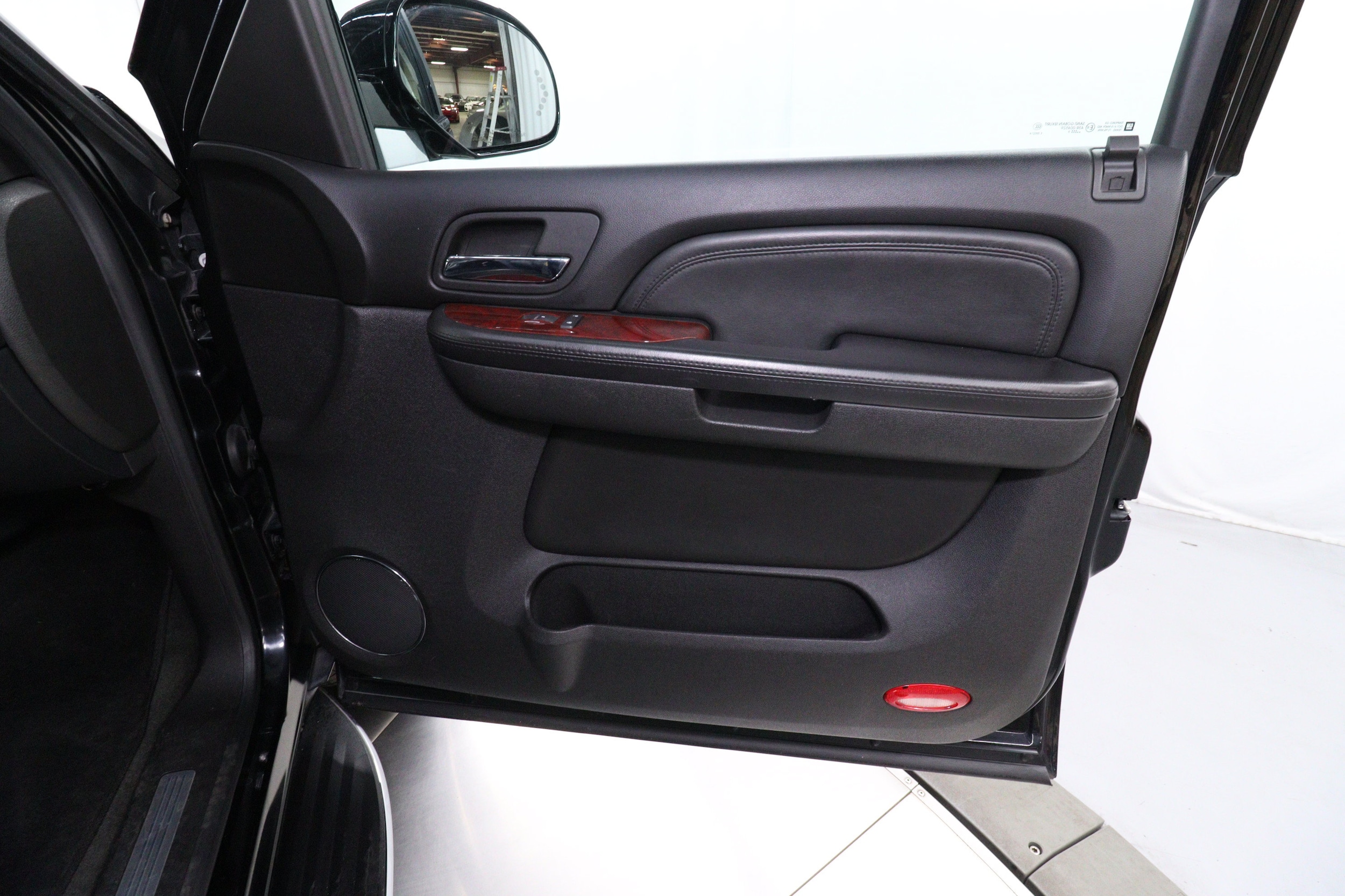 2007 Cadillac Escalade 28